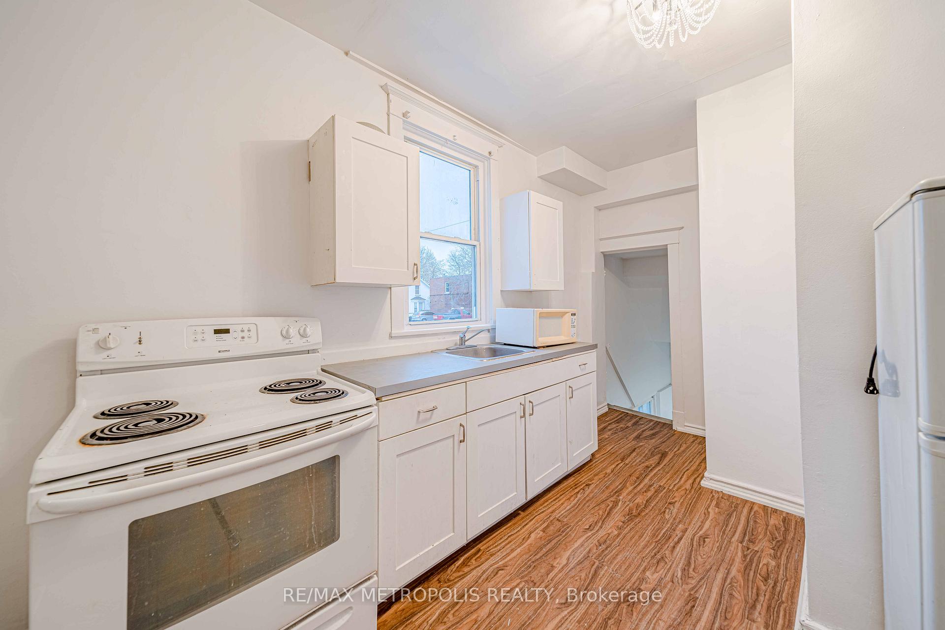 Photo 12 of 240 Division Street, Oshawa, O'Neill — HOMEH