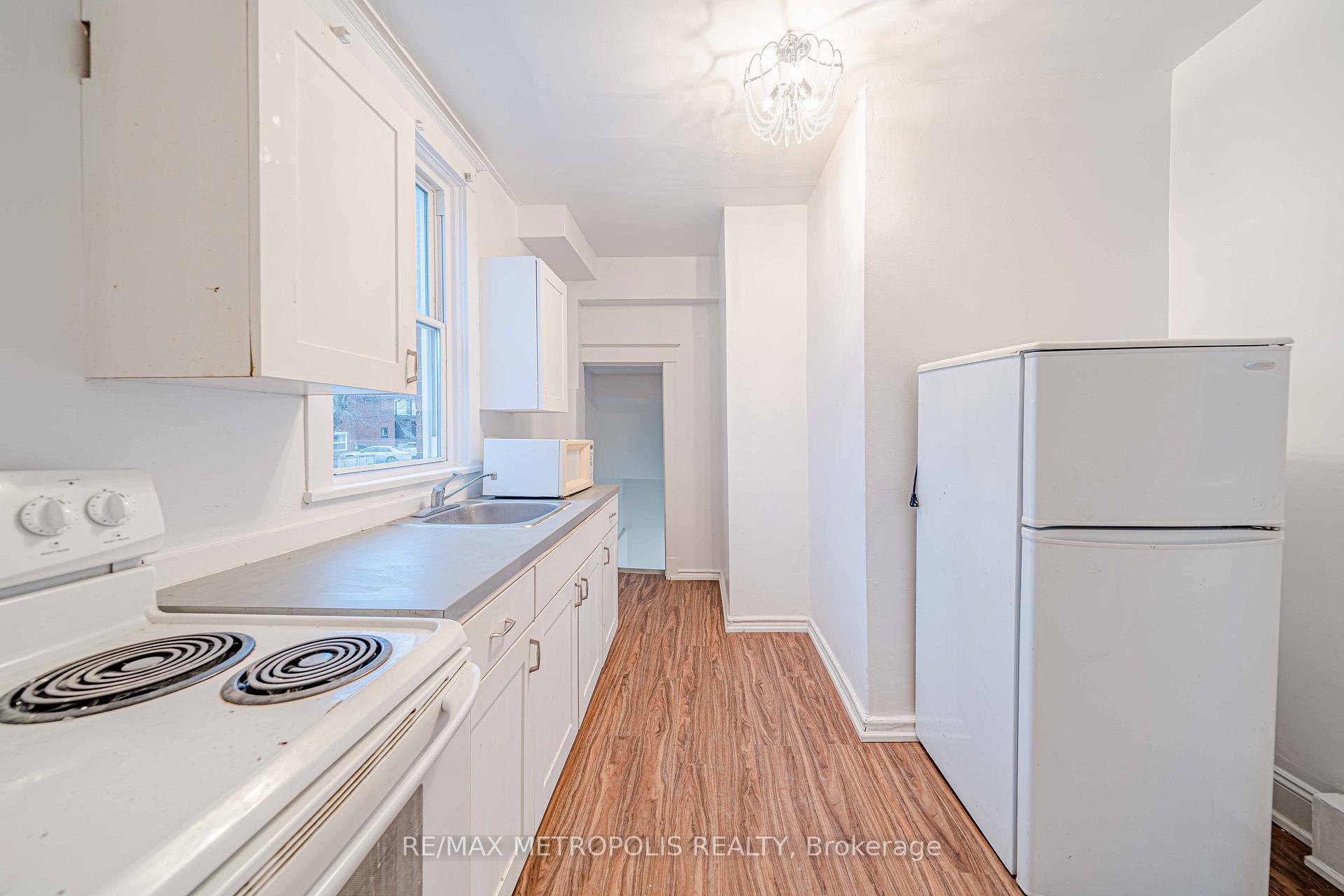 Photo 13 of 240 Division Street, Oshawa, O'Neill — HOMEH