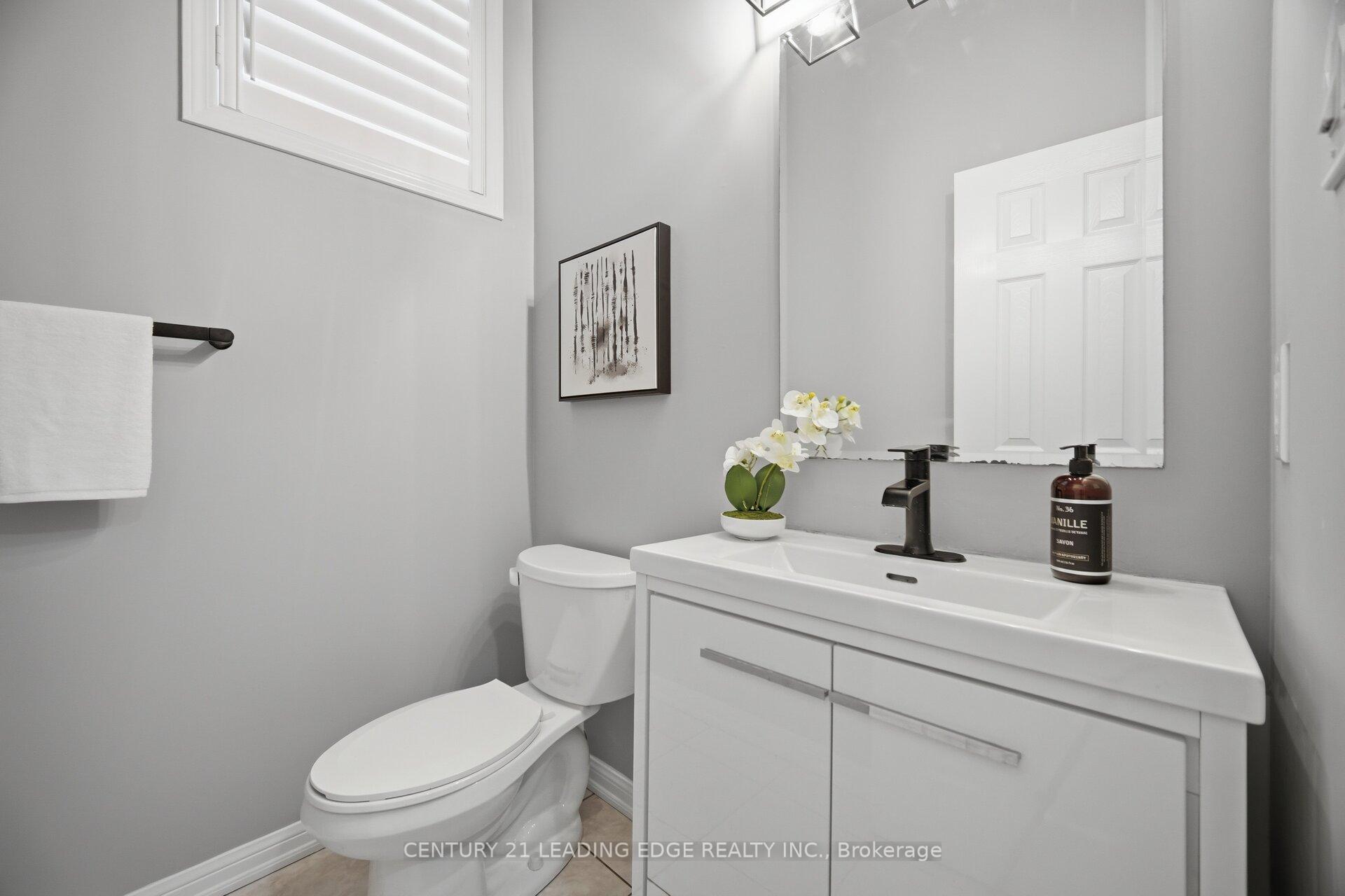 Photo 15 of 49 Robert Parkinson Drive, Brampton, Northwest Brampton — HOMEH