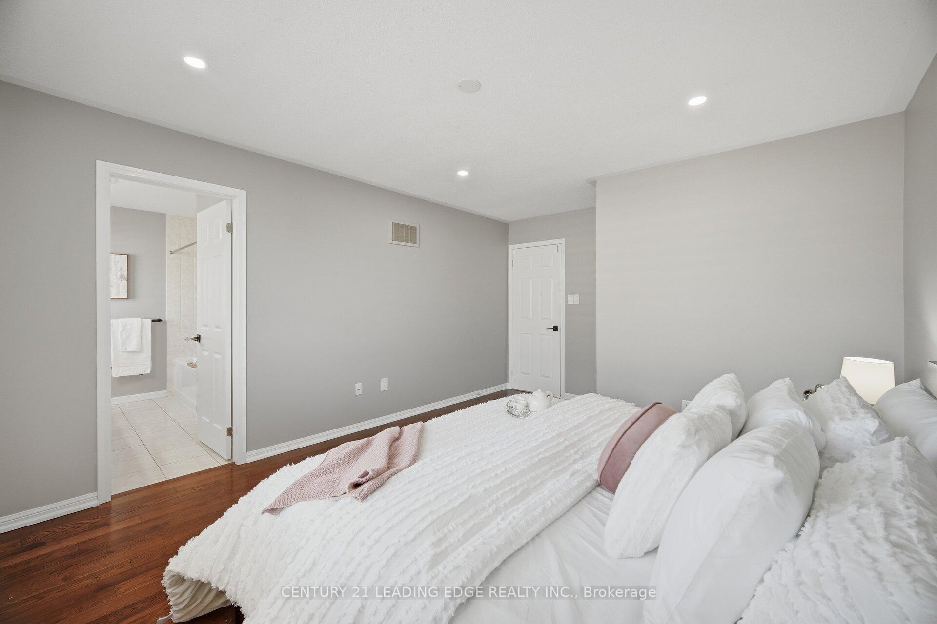 Photo 19 of 49 Robert Parkinson Drive, Brampton, Northwest Brampton — HOMEH