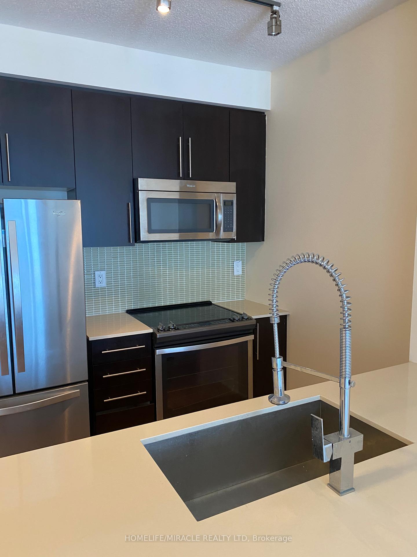 Photo 3 of Unit 3004, 4011 Brickstone Mews, Mississauga, City Centre — HOMEH