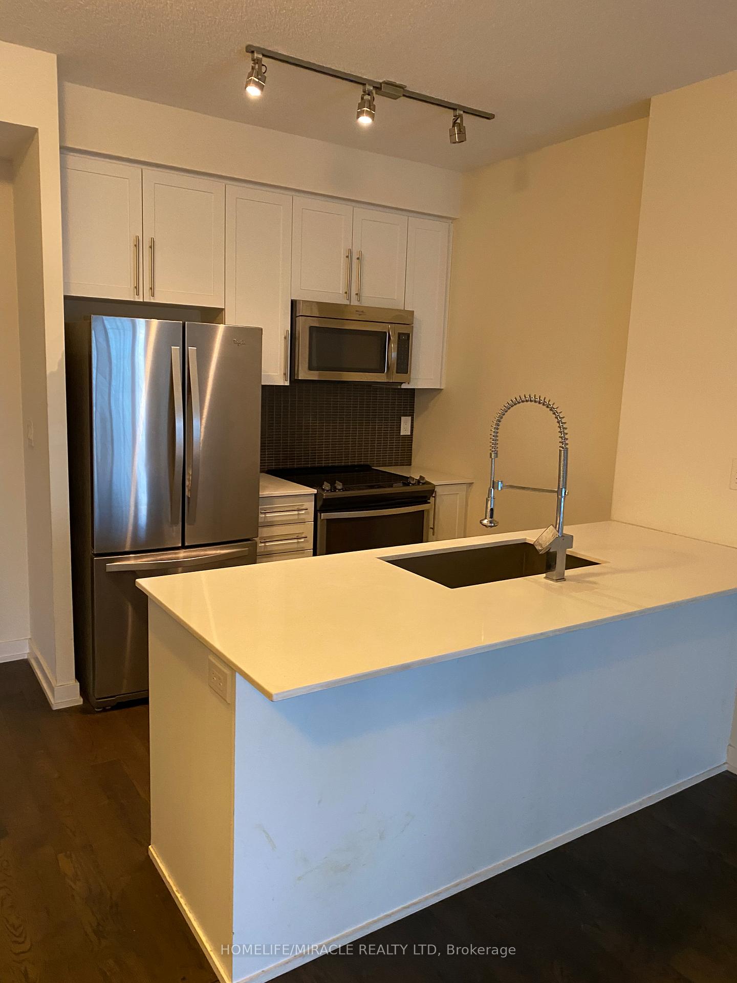 Photo 4 of Unit 3004, 4011 Brickstone Mews, Mississauga, City Centre — HOMEH