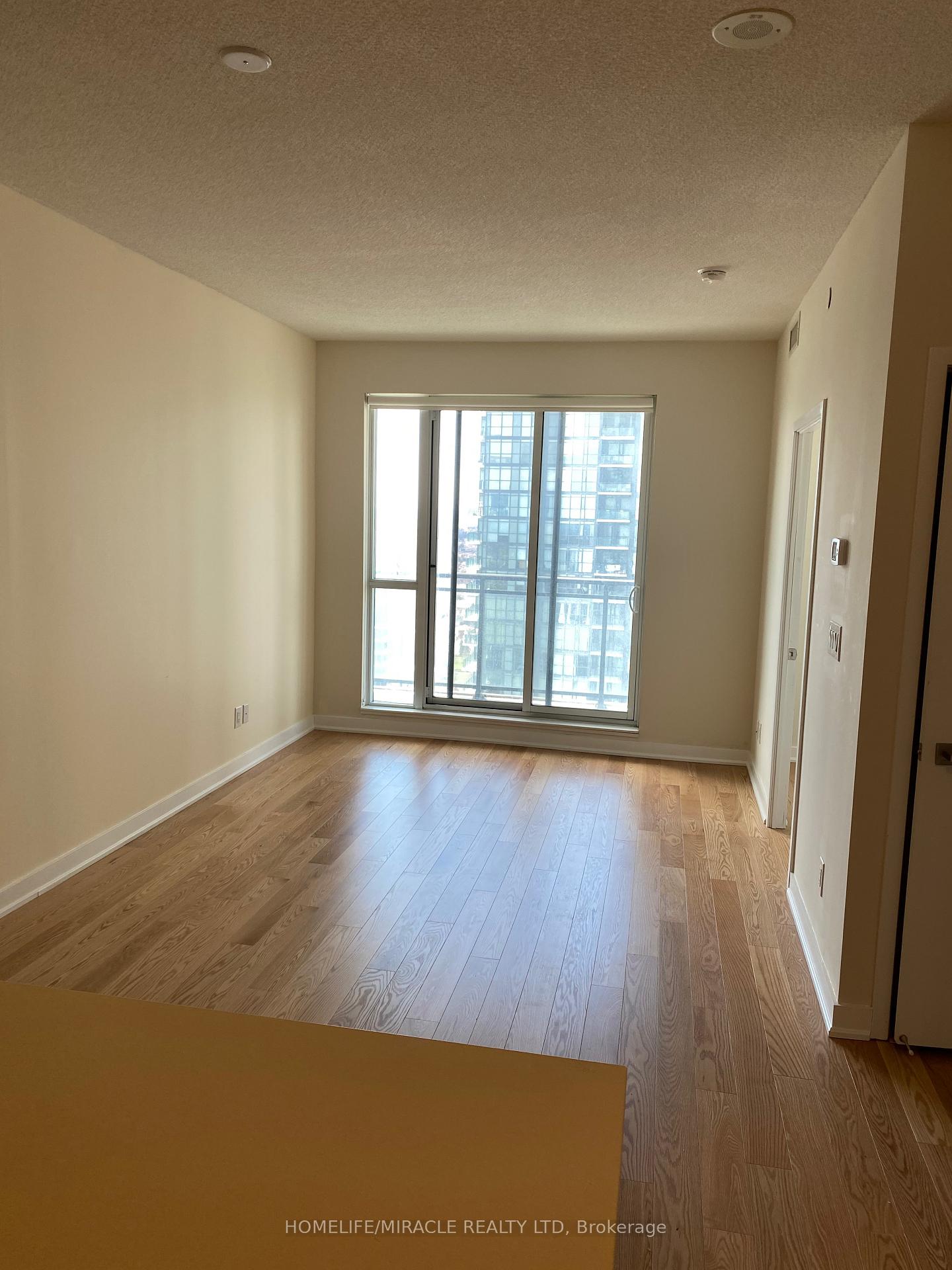Photo 6 of Unit 3004, 4011 Brickstone Mews, Mississauga, City Centre — HOMEH