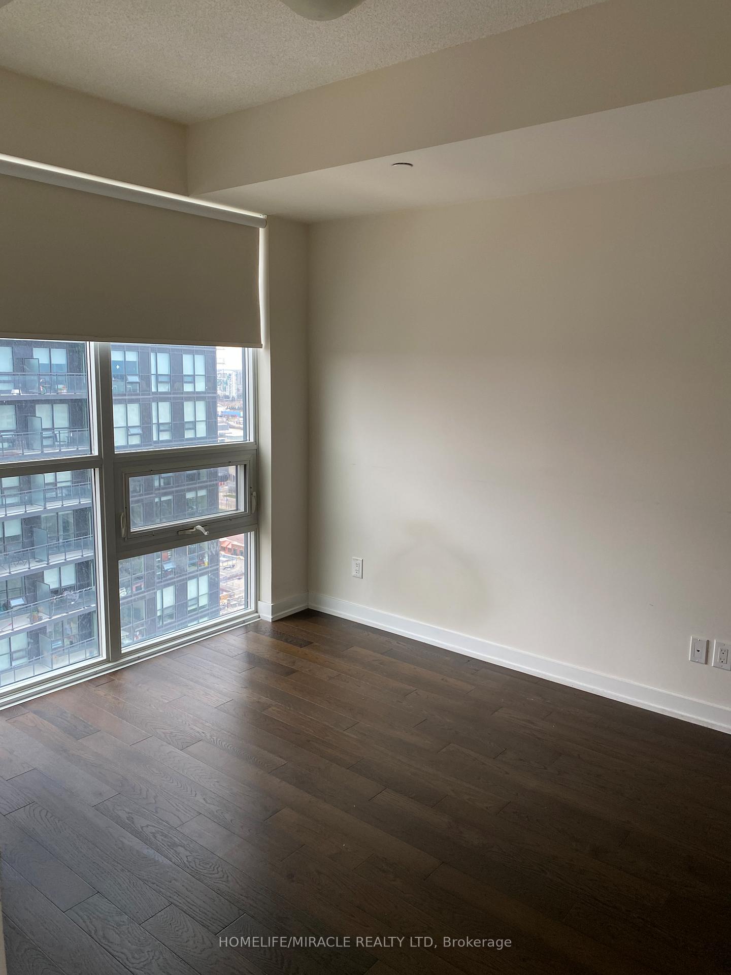 Photo 7 of Unit 3004, 4011 Brickstone Mews, Mississauga, City Centre — HOMEH