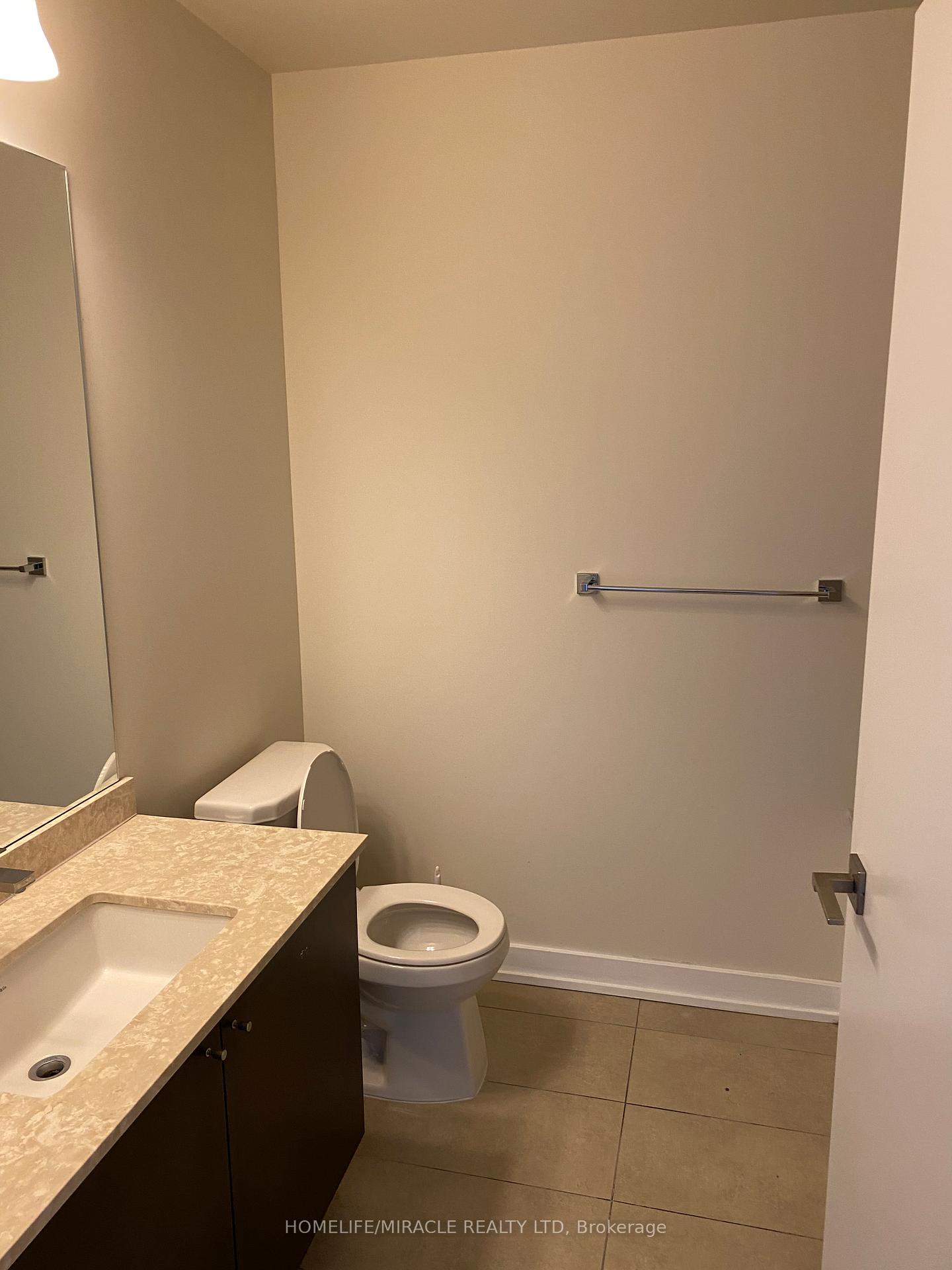 Photo 10 of Unit 3004, 4011 Brickstone Mews, Mississauga, City Centre — HOMEH