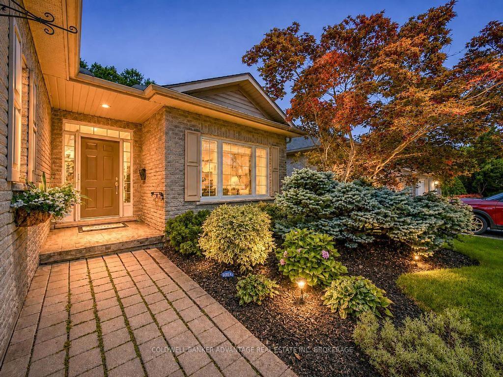Photo 2 of 10 Stonegate Place, Pelham, Fonthill — HOMEH