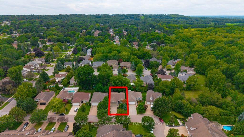Photo 4 of 10 Stonegate Place, Pelham, Fonthill — HOMEH