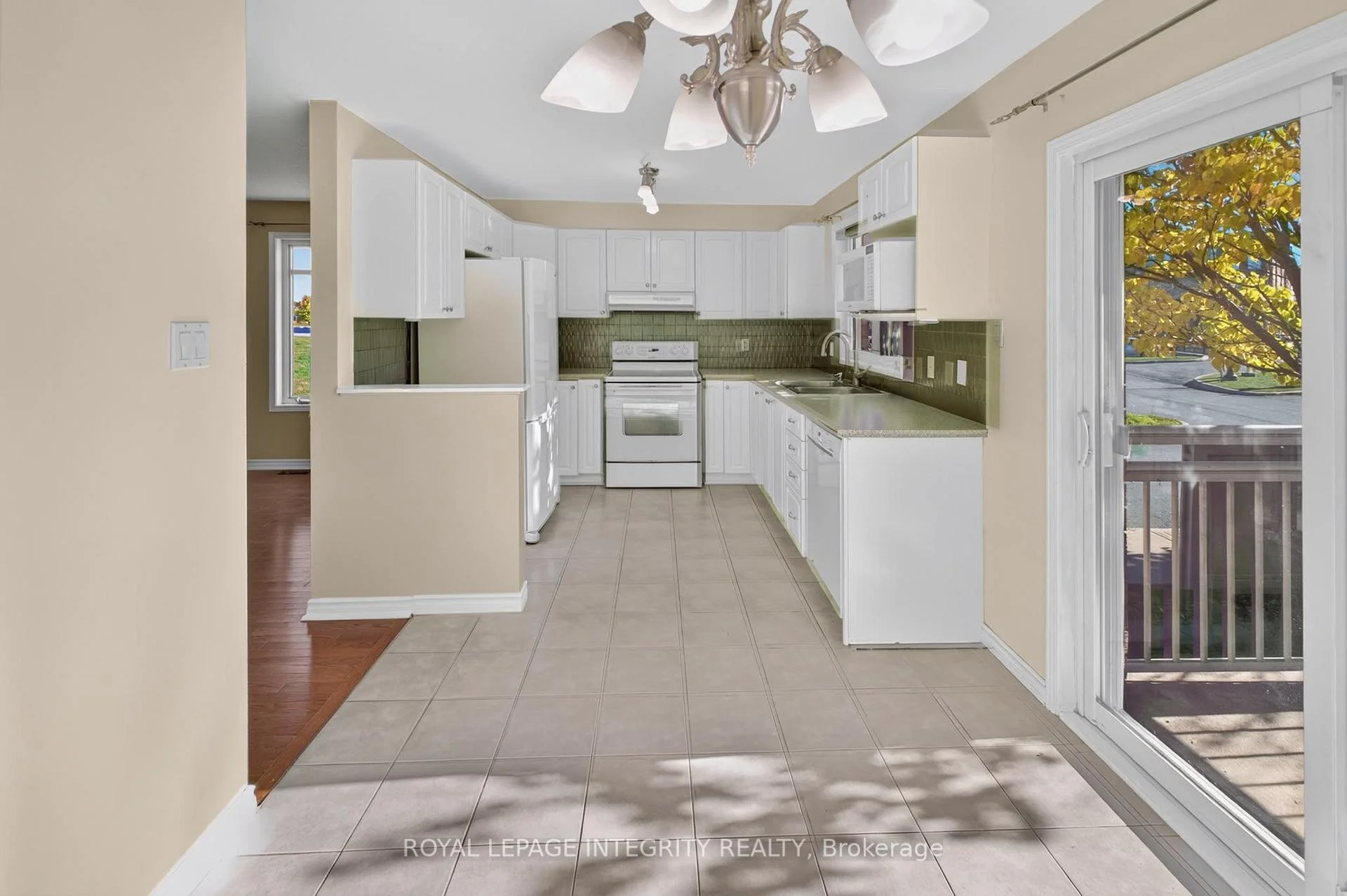Photo 11 of Unit 12, 320 Tivoli Private, Ottawa, Merivale Industrial Park/Citiplace — HOMEH