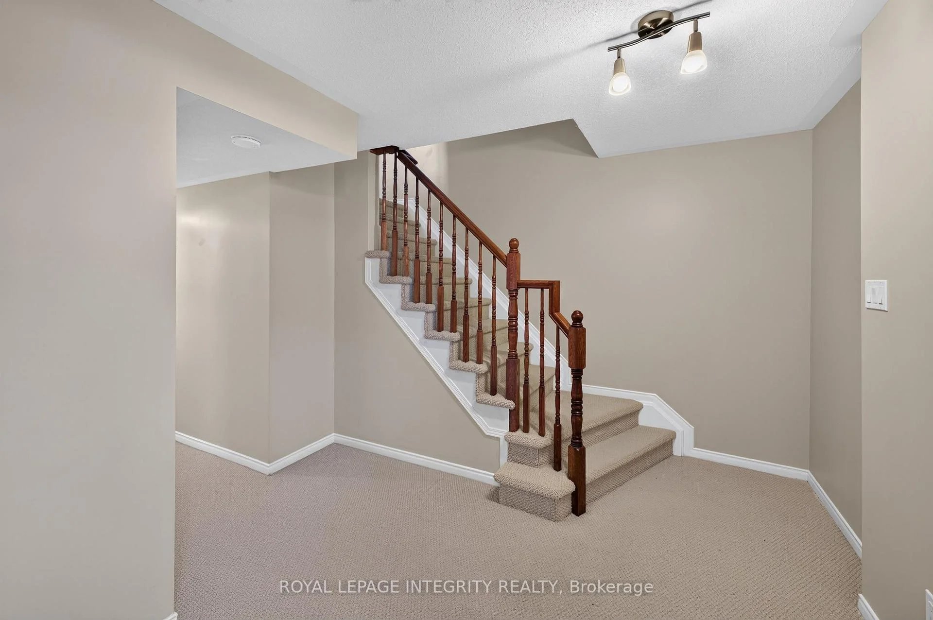 Photo 23 of Unit 12, 320 Tivoli Private, Ottawa, Merivale Industrial Park/Citiplace — HOMEH
