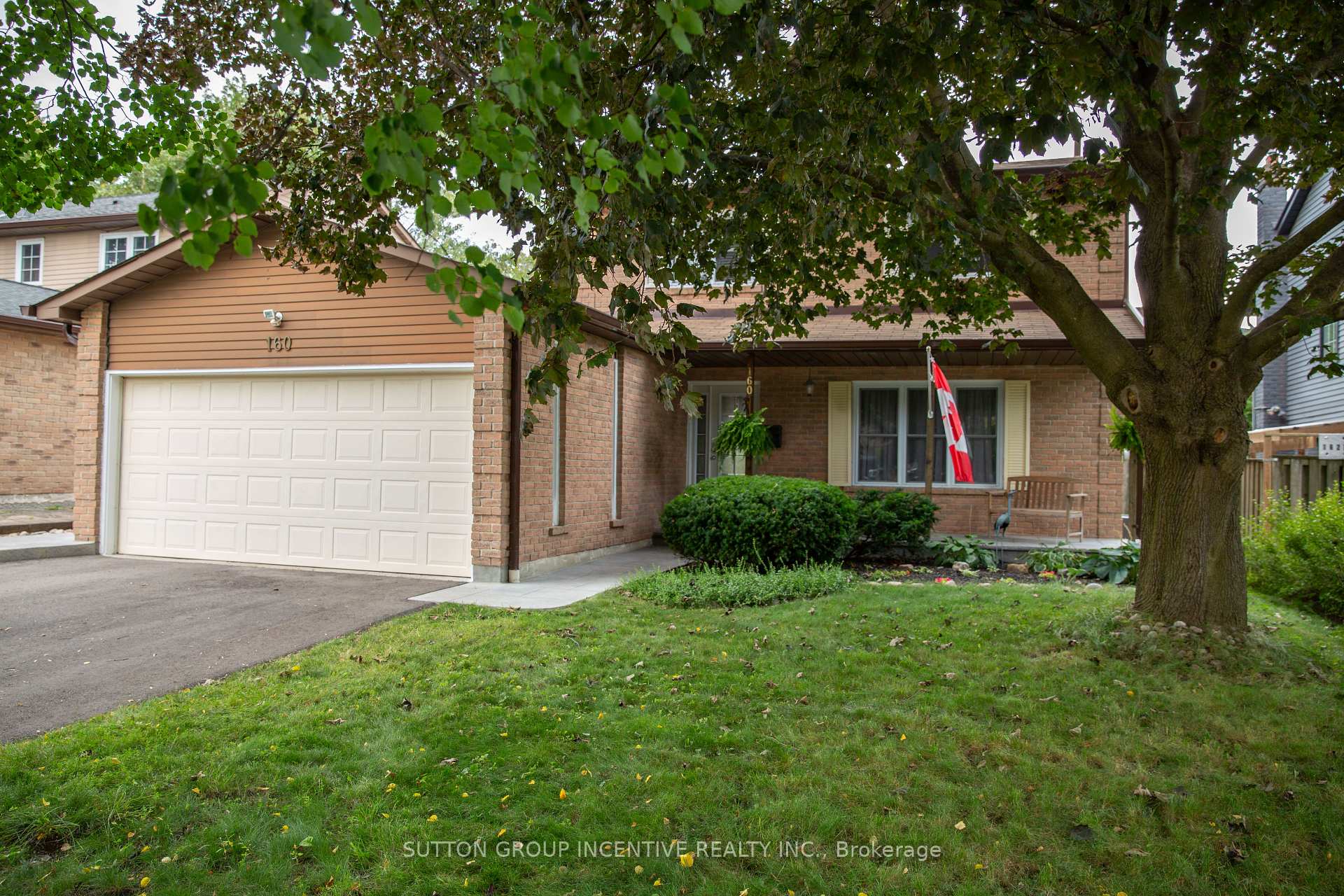 Photo 2 of 160 Walton Drive, Aurora, Aurora Village — HOMEH