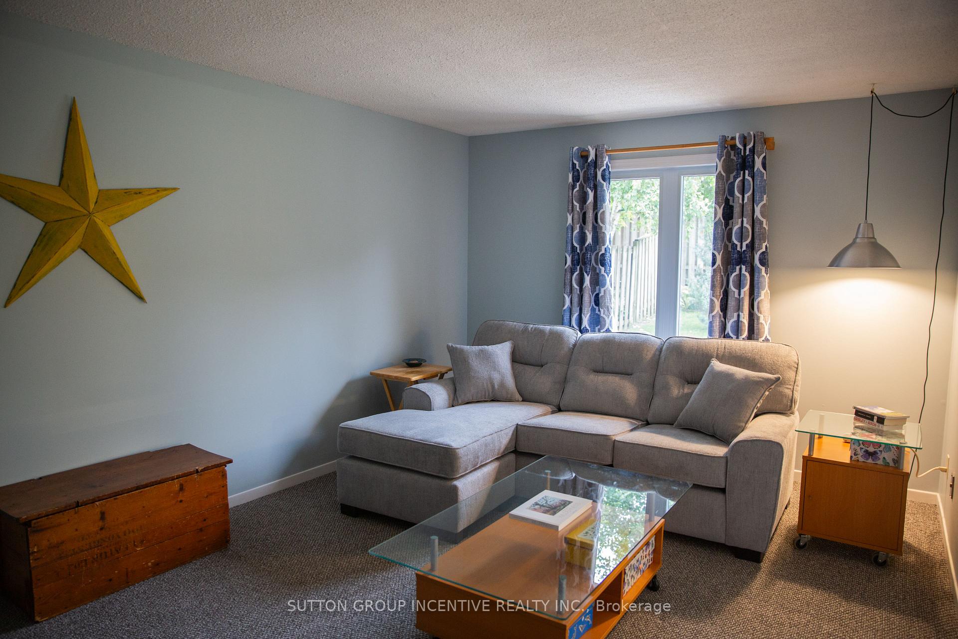 Photo 13 of 160 Walton Drive, Aurora, Aurora Village — HOMEH