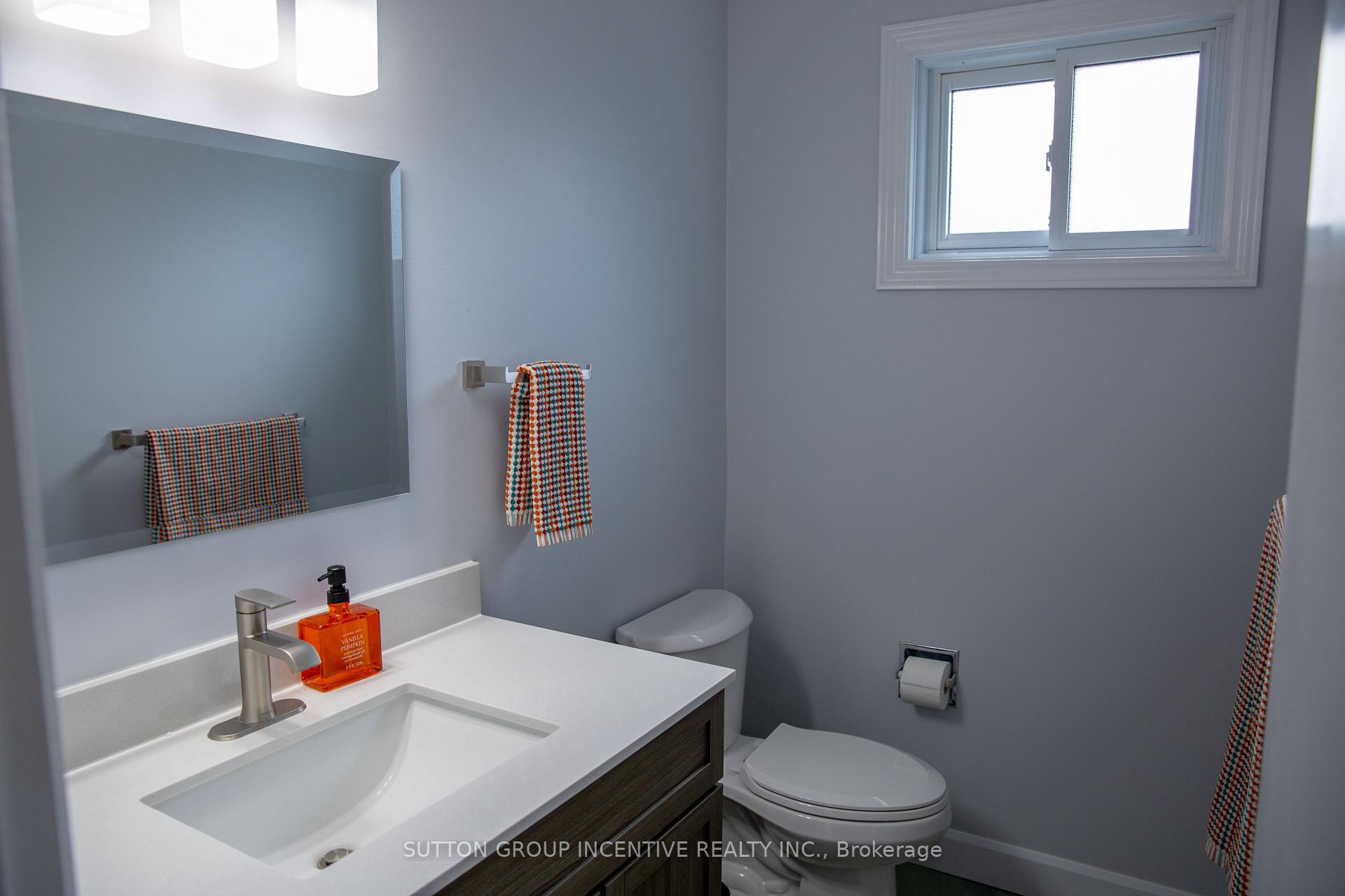 Photo 25 of 160 Walton Drive, Aurora, Aurora Village — HOMEH