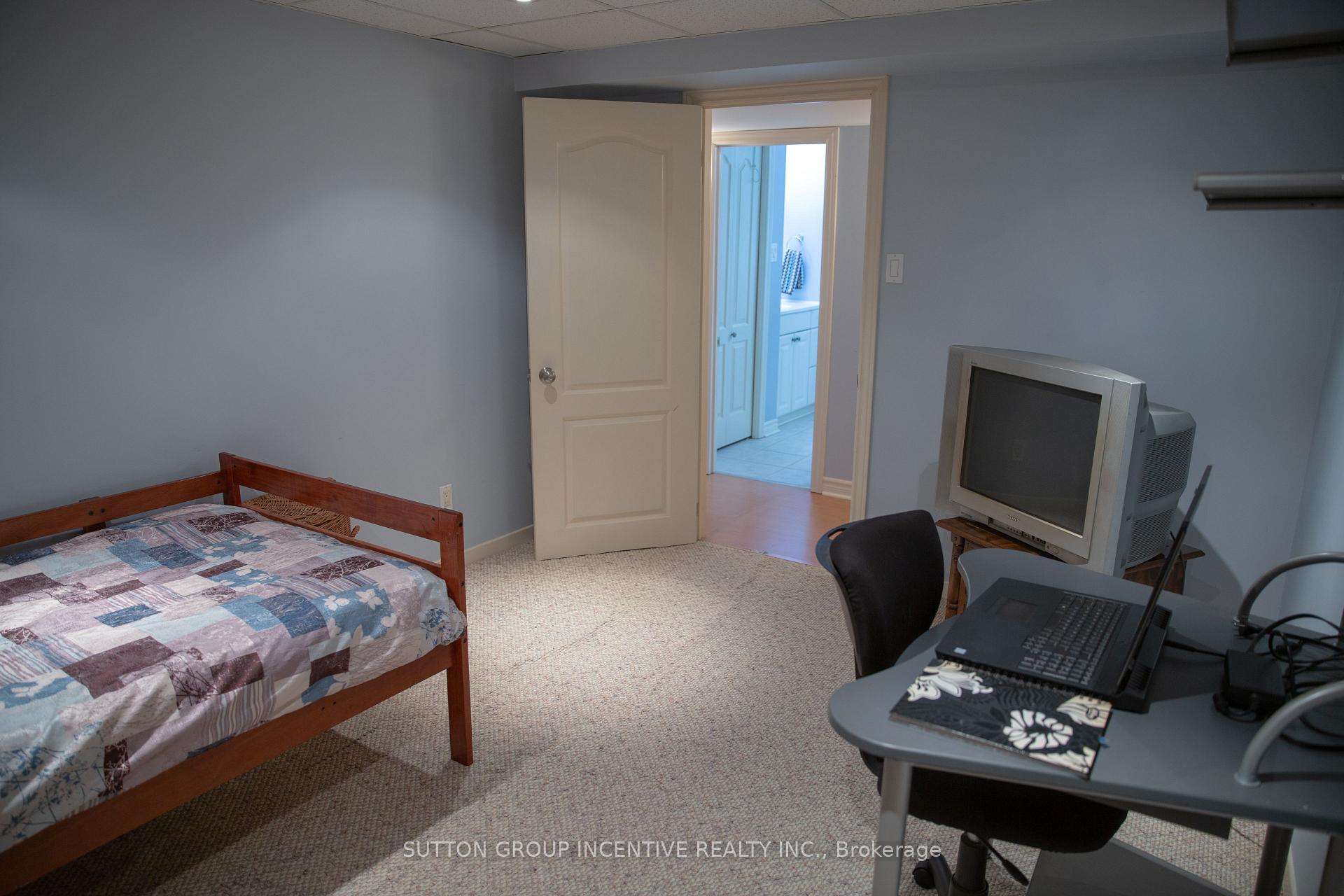 Photo 39 of 160 Walton Drive, Aurora, Aurora Village — HOMEH
