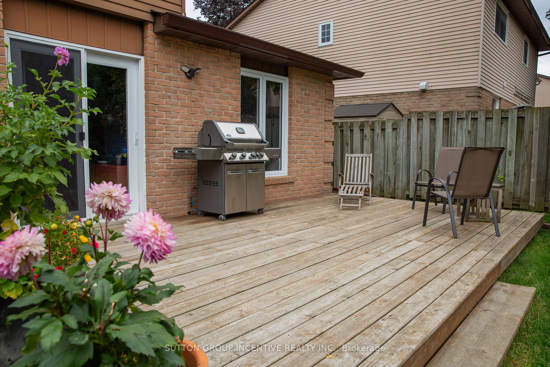 Photo 46 of 160 Walton Drive, Aurora, Aurora Village — HOMEH