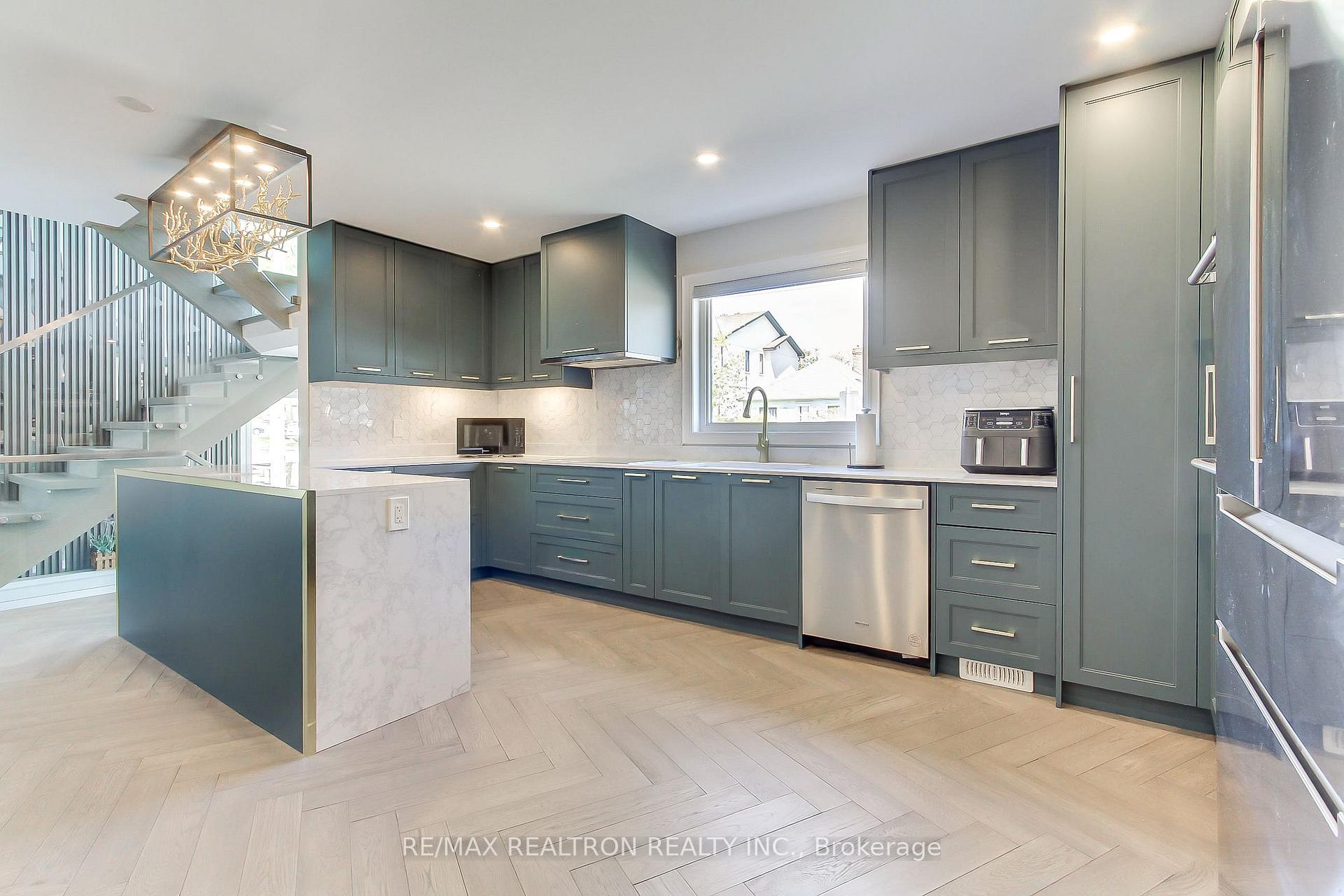 Photo 9 of 606 Annland Street, Pickering, Bay Ridges — HOMEH