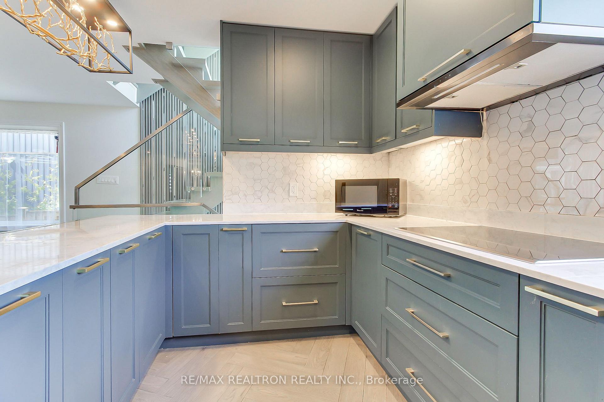 Photo 10 of 606 Annland Street, Pickering, Bay Ridges — HOMEH