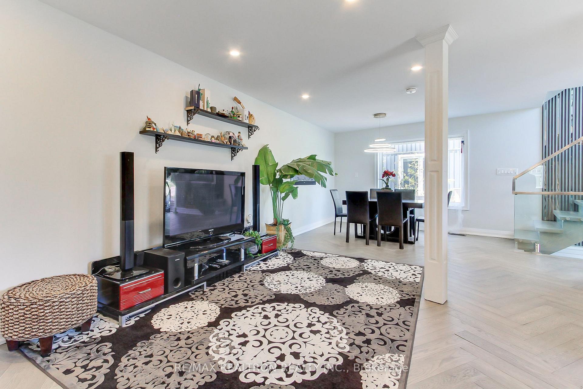 Photo 13 of 606 Annland Street, Pickering, Bay Ridges — HOMEH