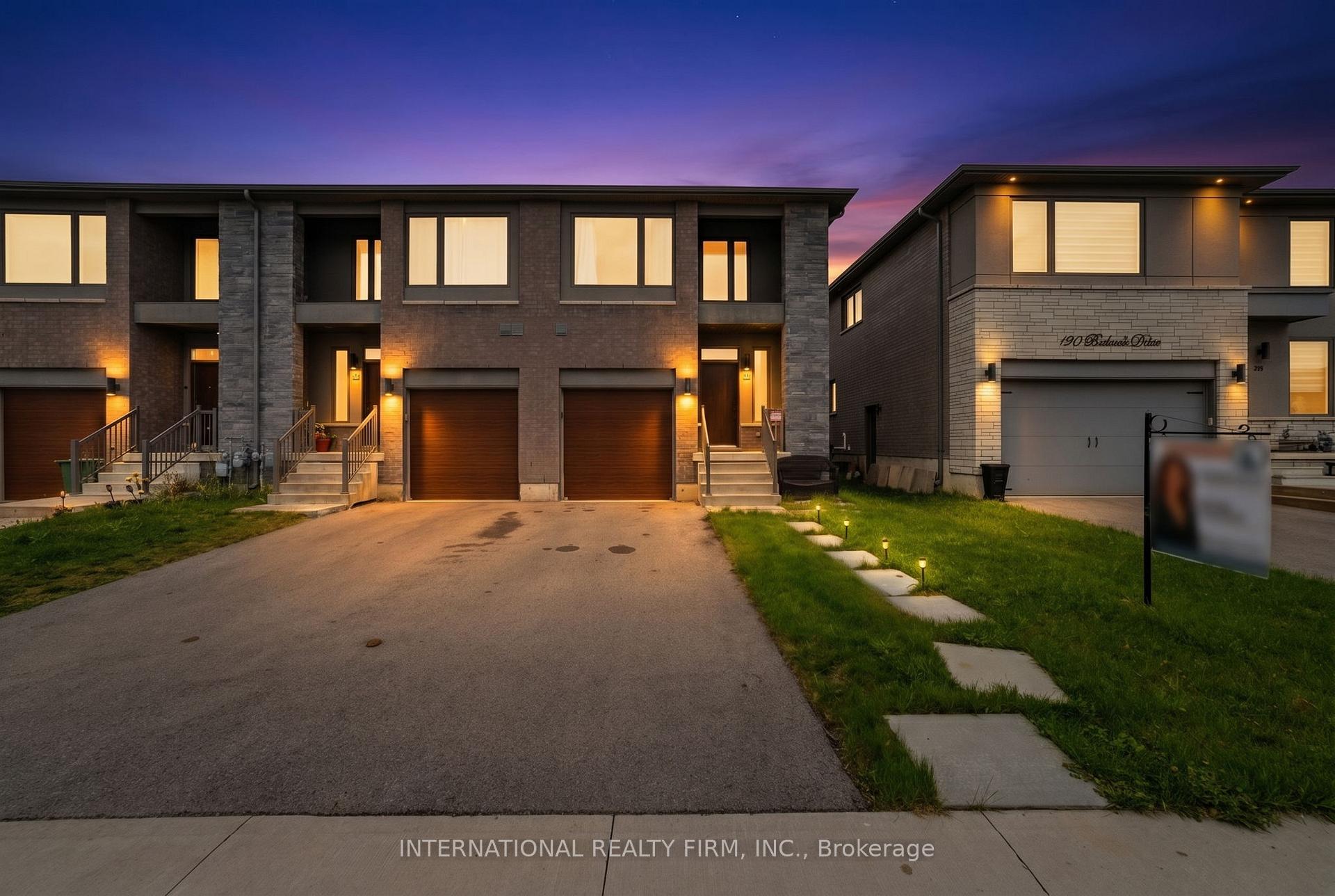 Photo 1 of 134 Bedrock Drive, Hamilton, Stoney Creek Mountain — HOMEH