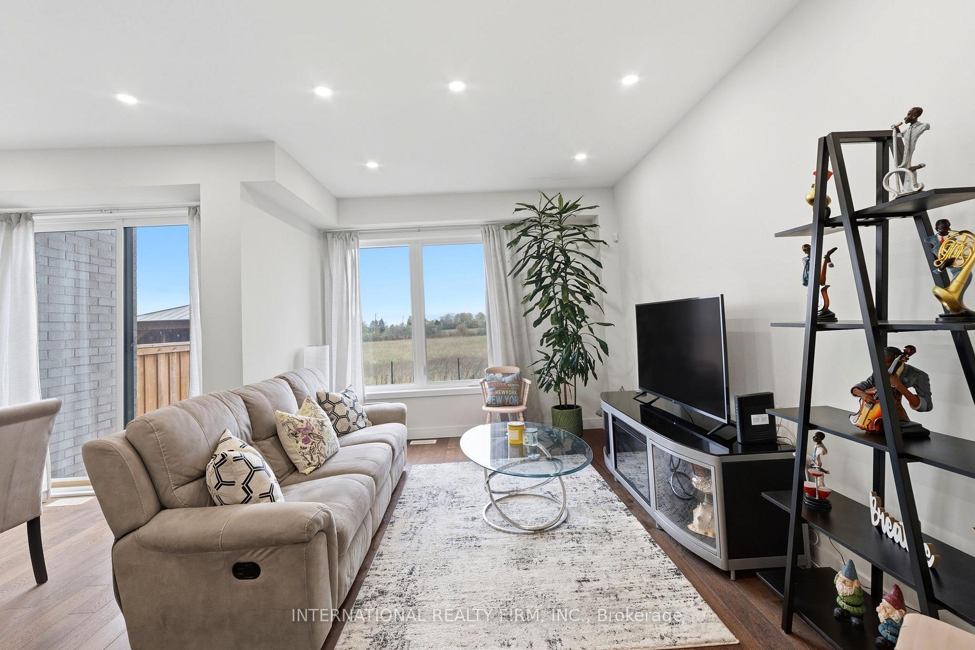 Photo 5 of 134 Bedrock Drive, Hamilton, Stoney Creek Mountain — HOMEH