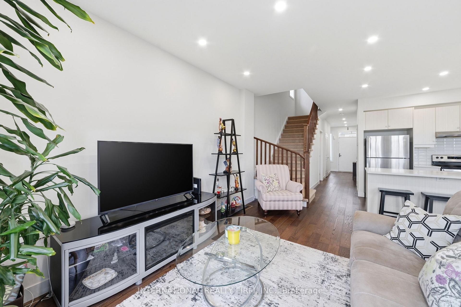 Photo 6 of 134 Bedrock Drive, Hamilton, Stoney Creek Mountain — HOMEH