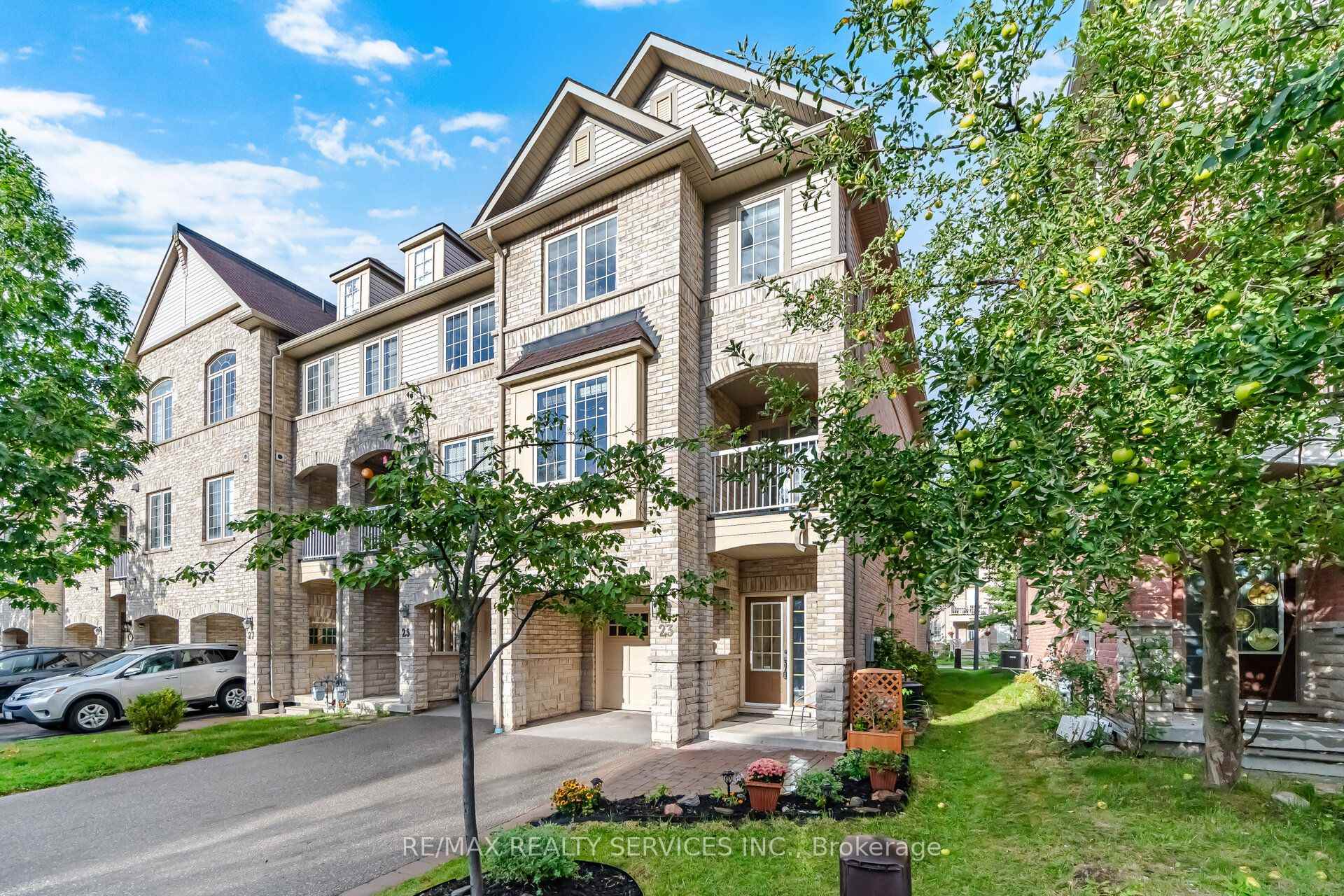 Photo 2 of 23 Clowes Street, Ajax, Central East — HOMEH