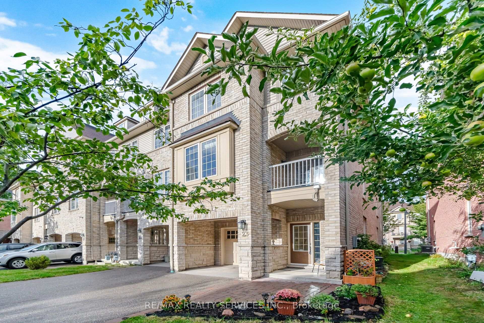 Photo 4 of 23 Clowes Street, Ajax, Central East — HOMEH