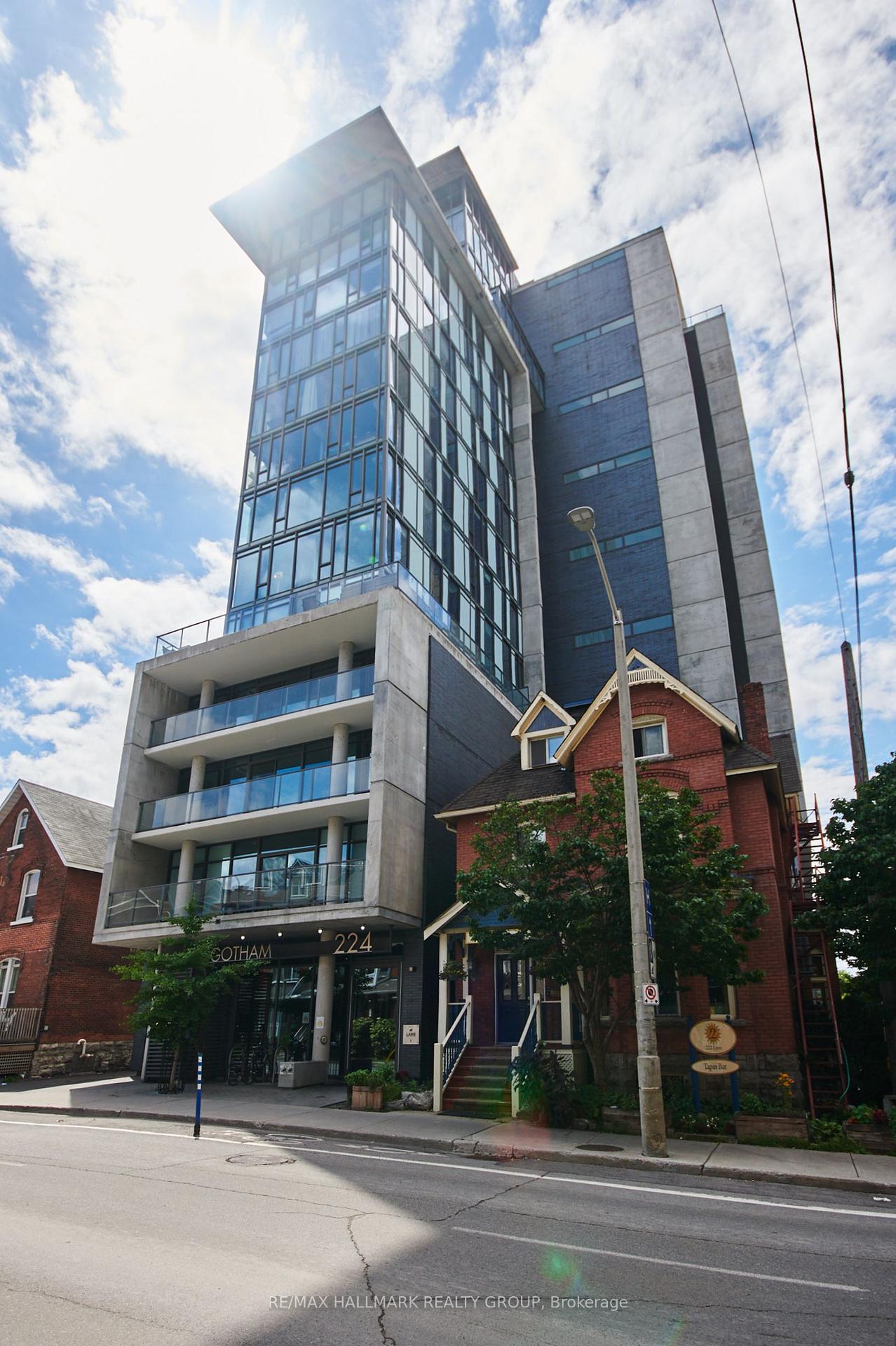 Front of Unit 1104, 224 Lyon Street N