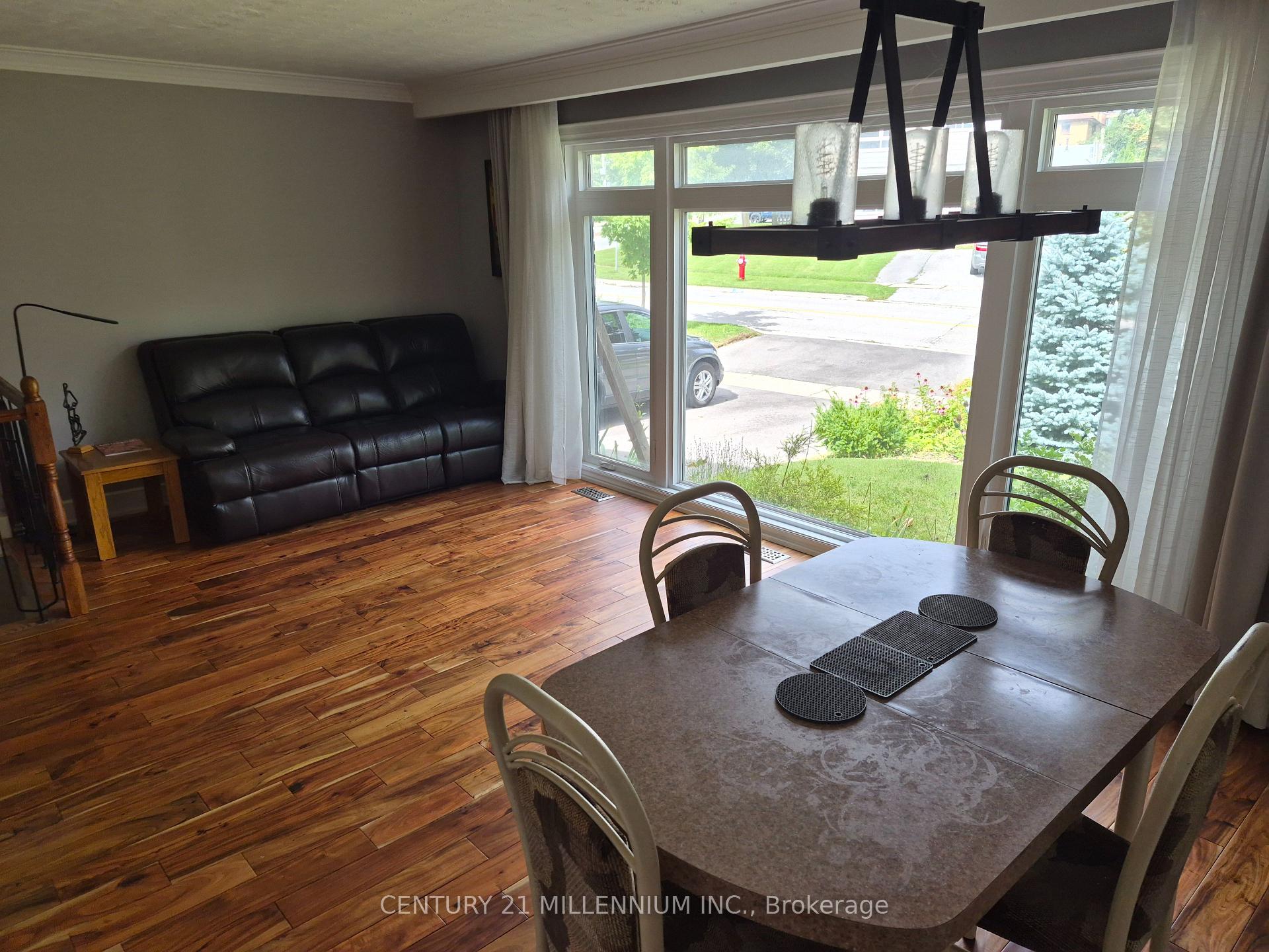 Photo 8 of 40 Meadowland Drive, Brampton, Brampton East — HOMEH