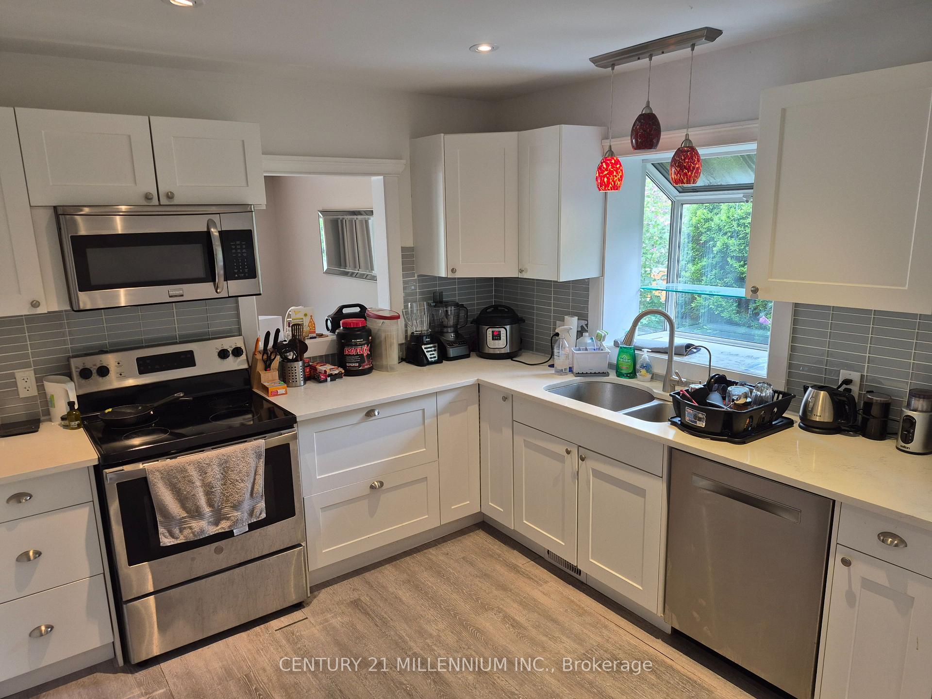 Photo 10 of 40 Meadowland Drive, Brampton, Brampton East — HOMEH
