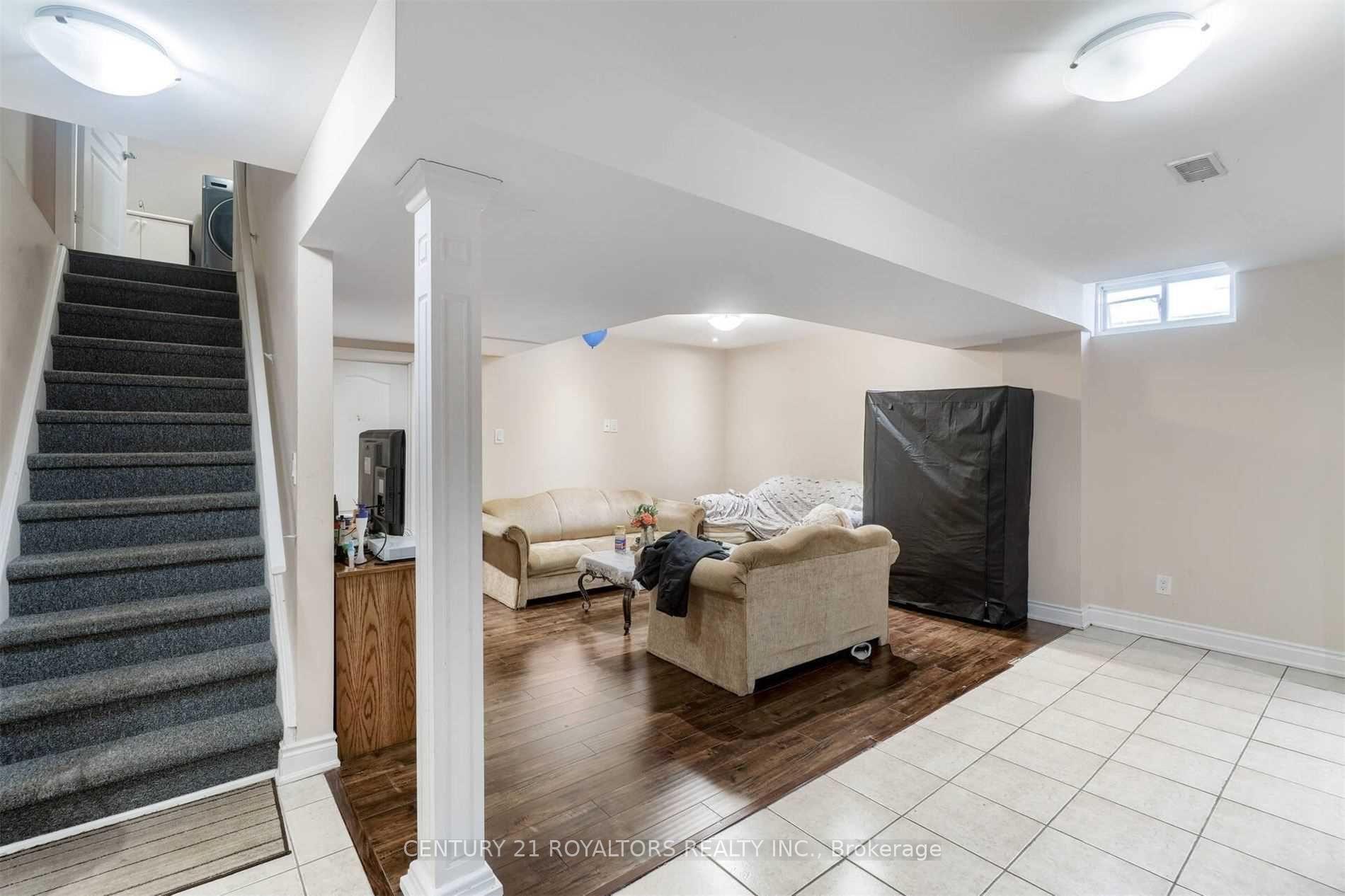 Photo 2 of Unit Bsmt, 341 Sunny Meadow Boulevard, Brampton, Sandringham-Wellington — HOMEH