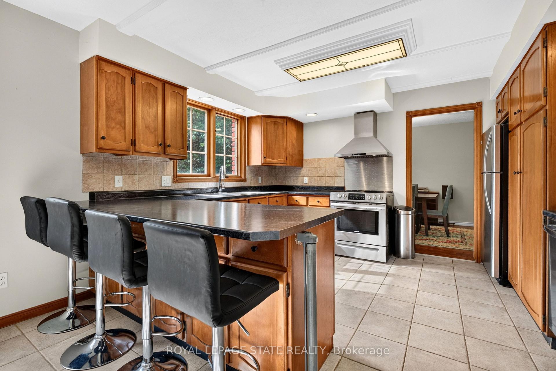 Photo 17 of 166 Orchard Drive, Hamilton, Ancaster — HOMEH