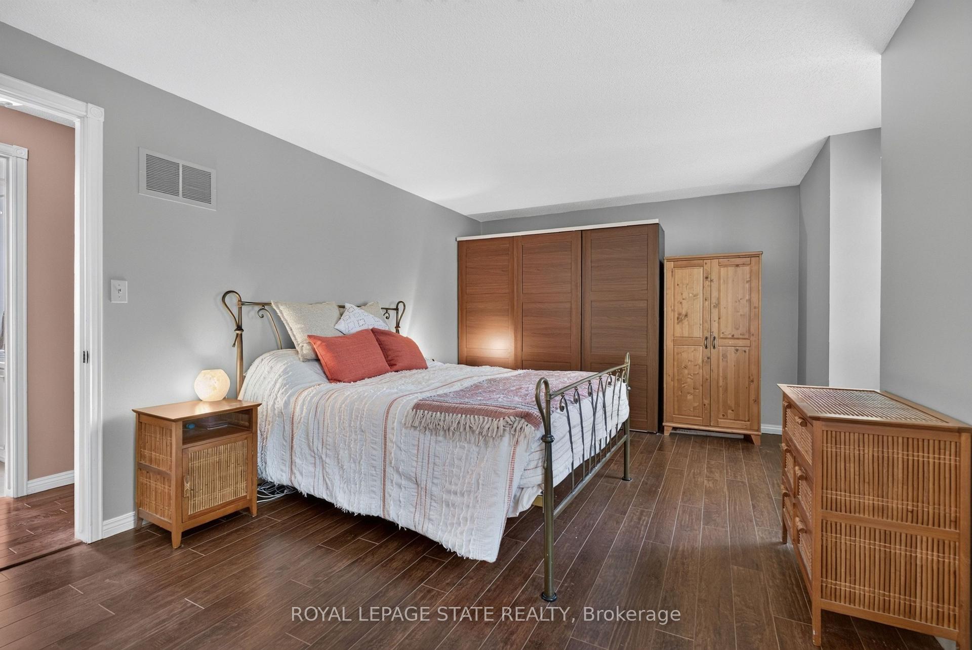 Photo 26 of 166 Orchard Drive, Hamilton, Ancaster — HOMEH