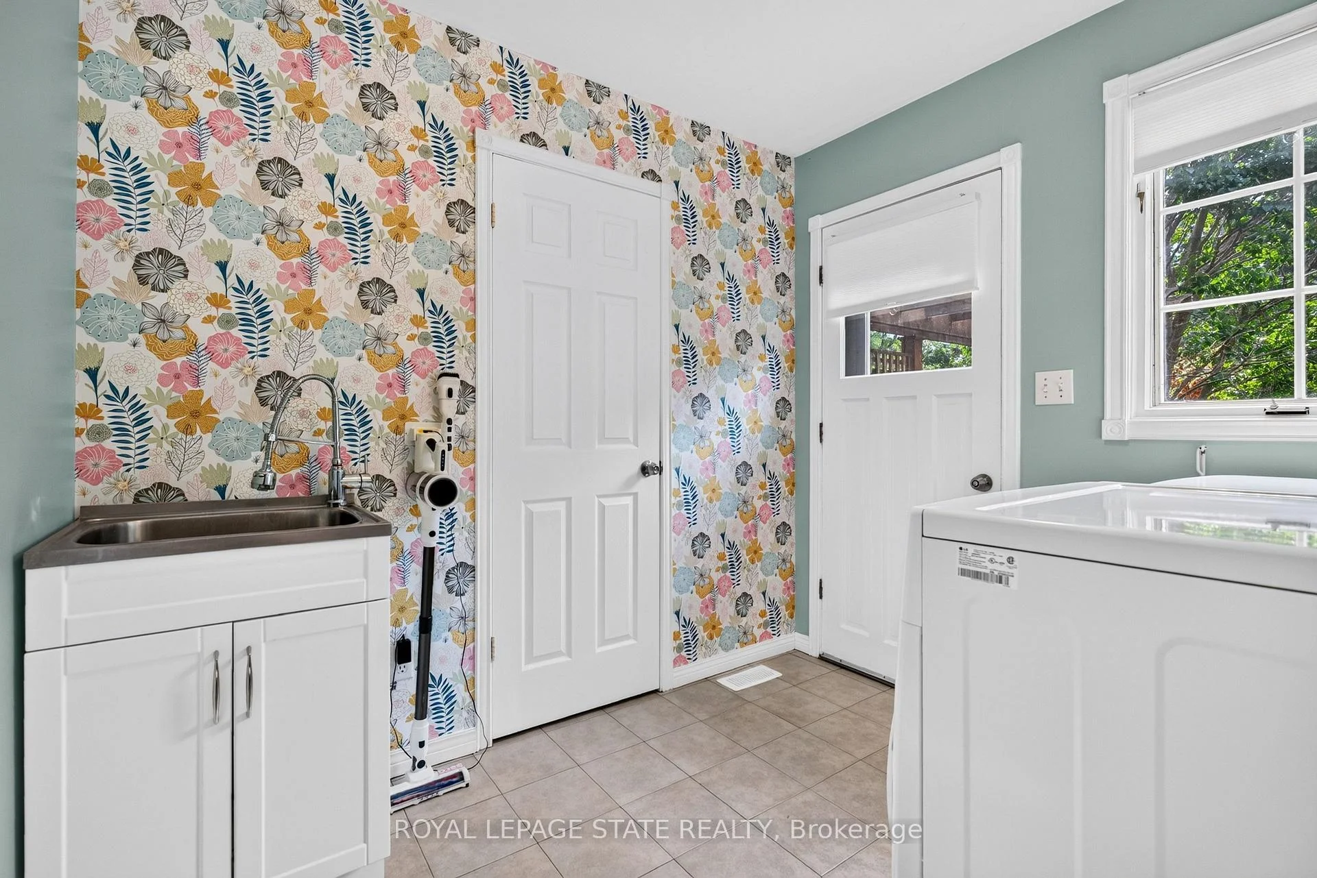 Photo 23 of 166 Orchard Drive, Hamilton, Ancaster — HOMEH
