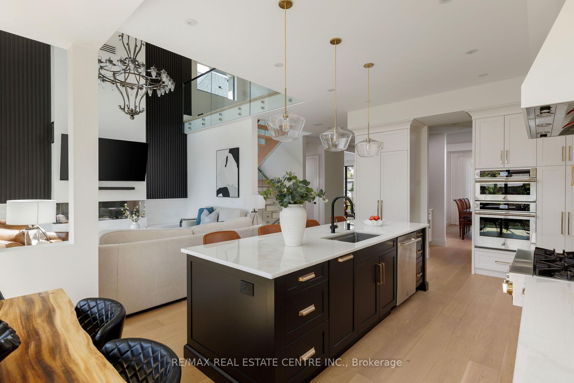 Photo 15 of 176 Weybourne Road, Oakville, West — HOMEH