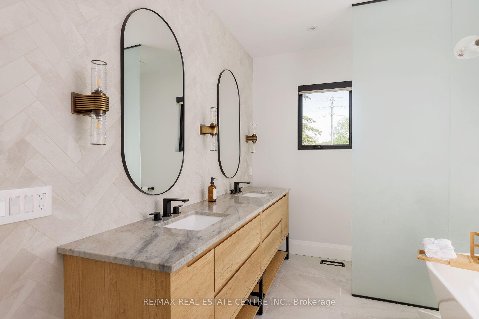 Photo 26 of 176 Weybourne Road, Oakville, West — HOMEH