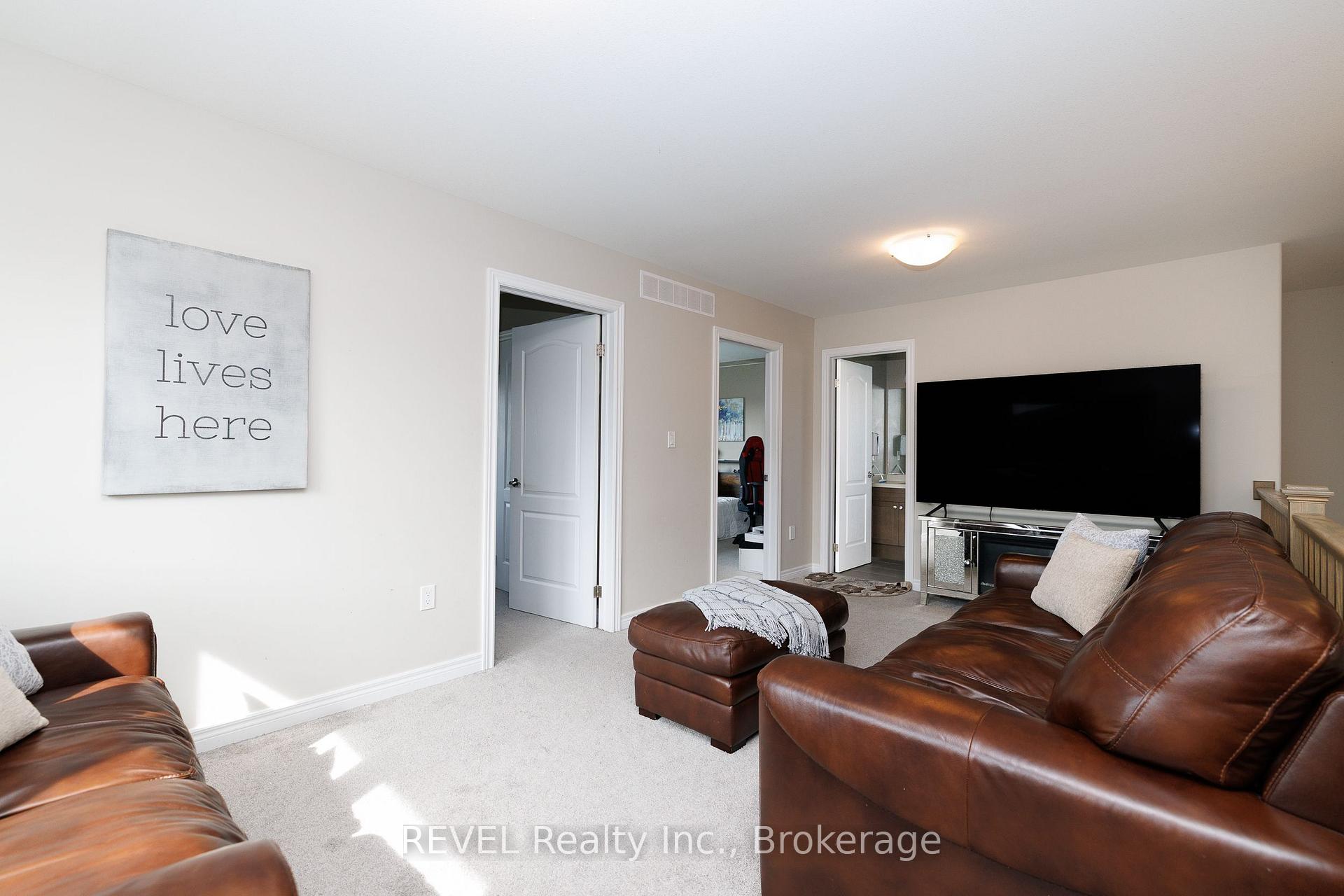 Photo 17 of 8961 Emily Boulevard, Niagara Falls, Brown — HOMEH
