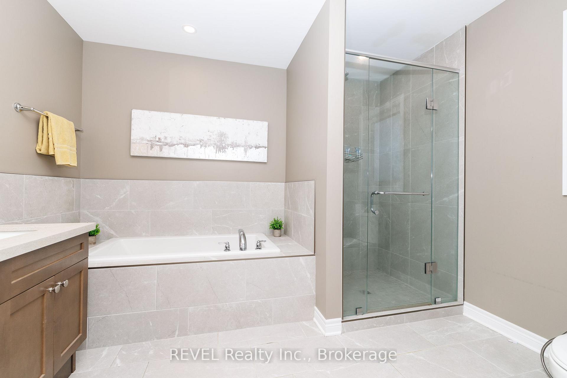 Photo 22 of 8961 Emily Boulevard, Niagara Falls, Brown — HOMEH