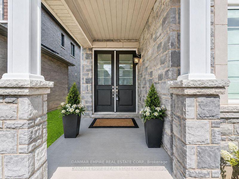 Photo 3 of 43 Morrison Drive, Hamilton, Meadowlands — HOMEH