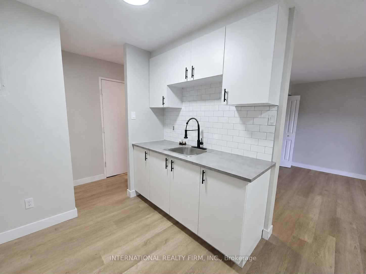 Photo 5 of 77 East Street E, St. Thomas — HOMEH
