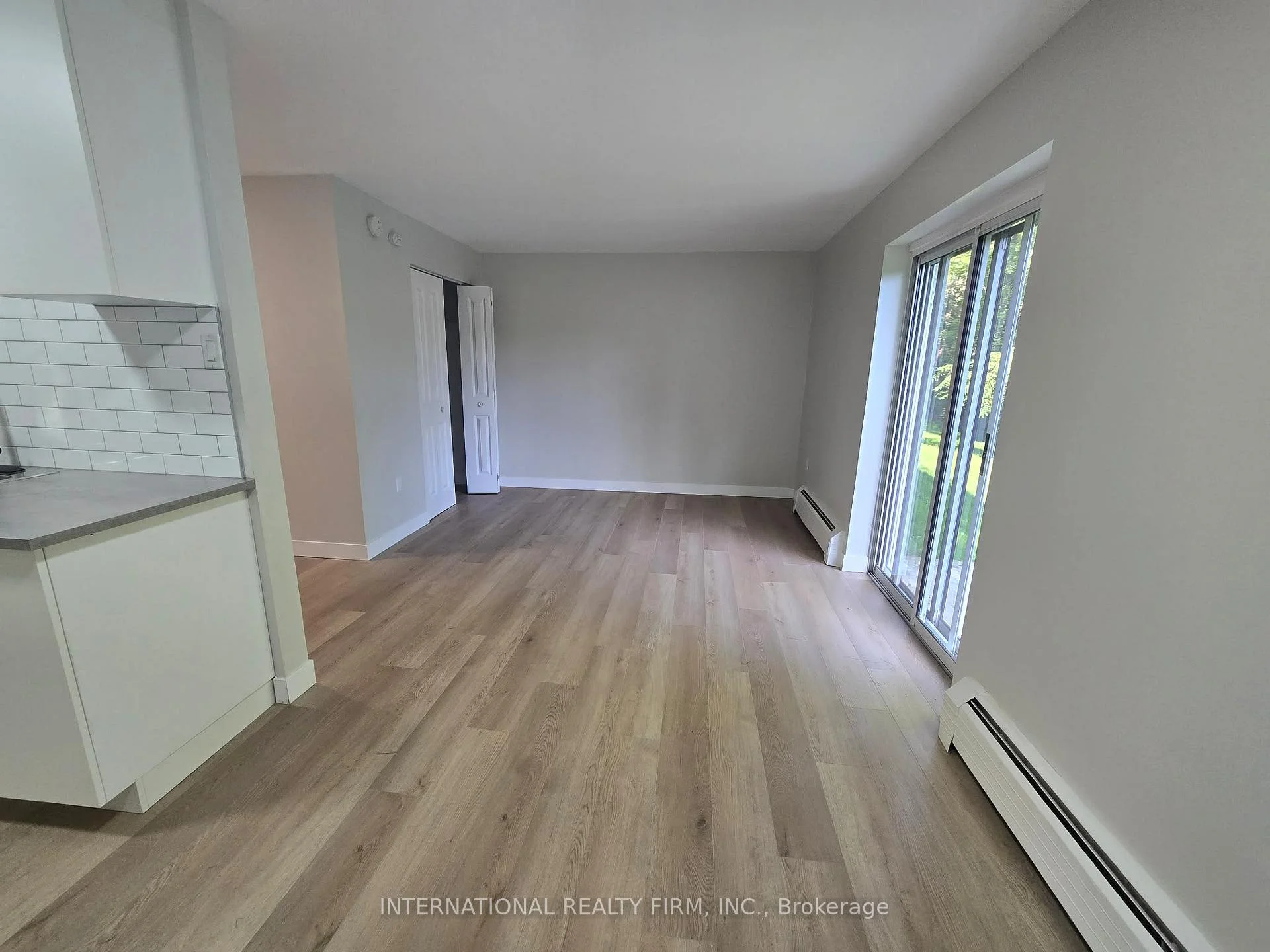 Photo 3 of 77 East Street E, St. Thomas — HOMEH