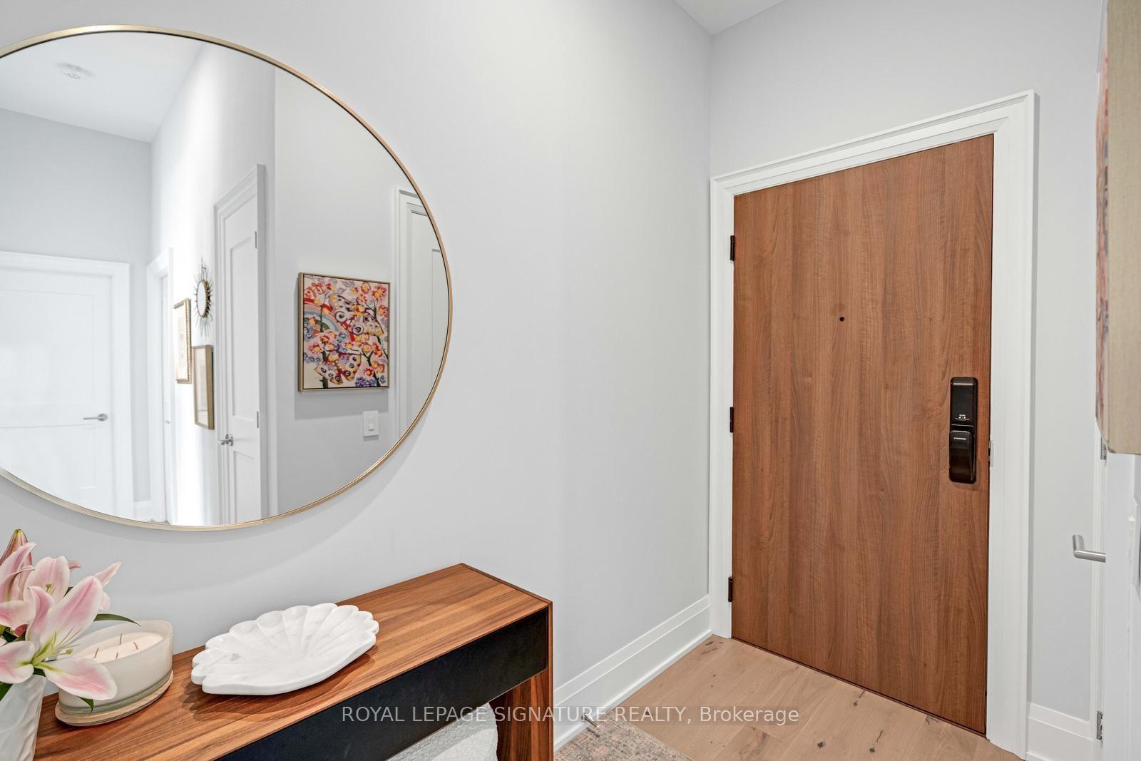 Photo 5 of Unit 1103, 21 Park Street E, Mississauga, Port Credit — HOMEH