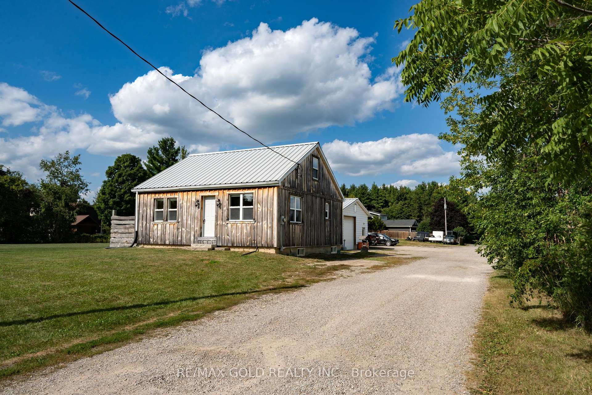 Photo 3 of 13307 Sixth Line, Halton Hills, Rural Halton Hills — HOMEH