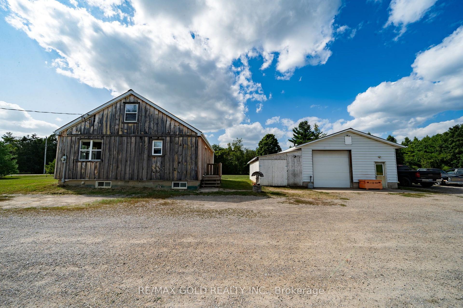 Photo 5 of 13307 Sixth Line, Halton Hills, Rural Halton Hills — HOMEH