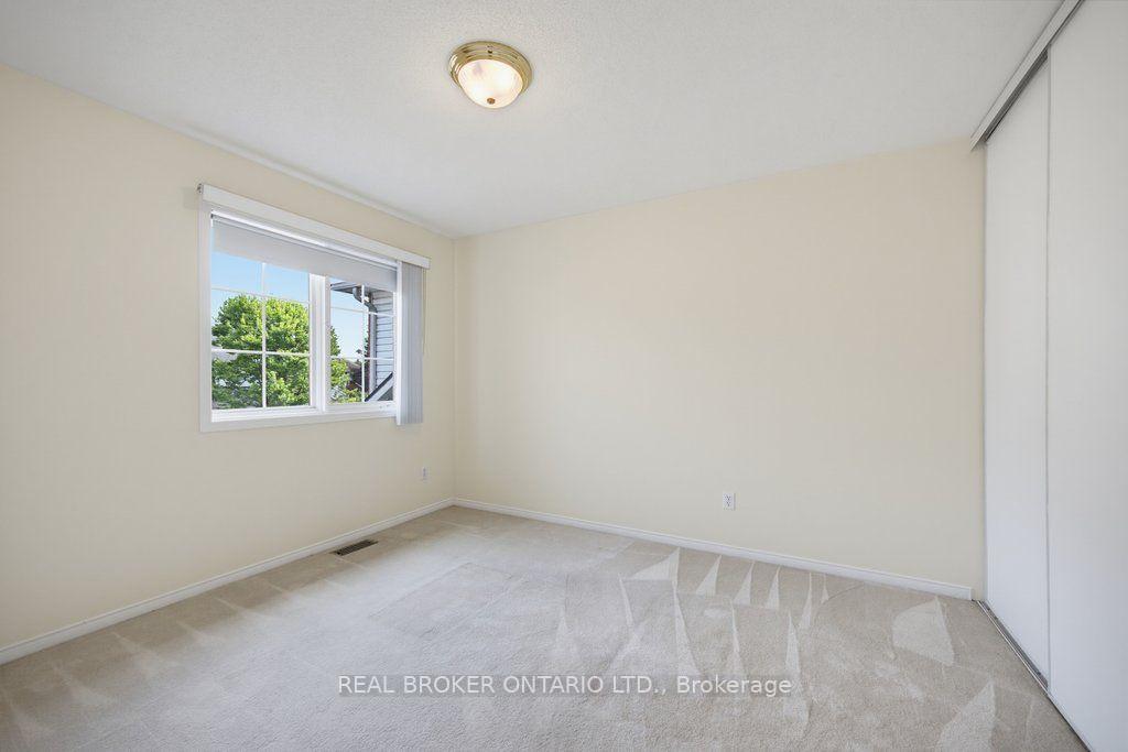 Photo 17 of 2000 Oakbrook Circle, Ottawa, Chapel Hill South - Orleans Village — HOMEH