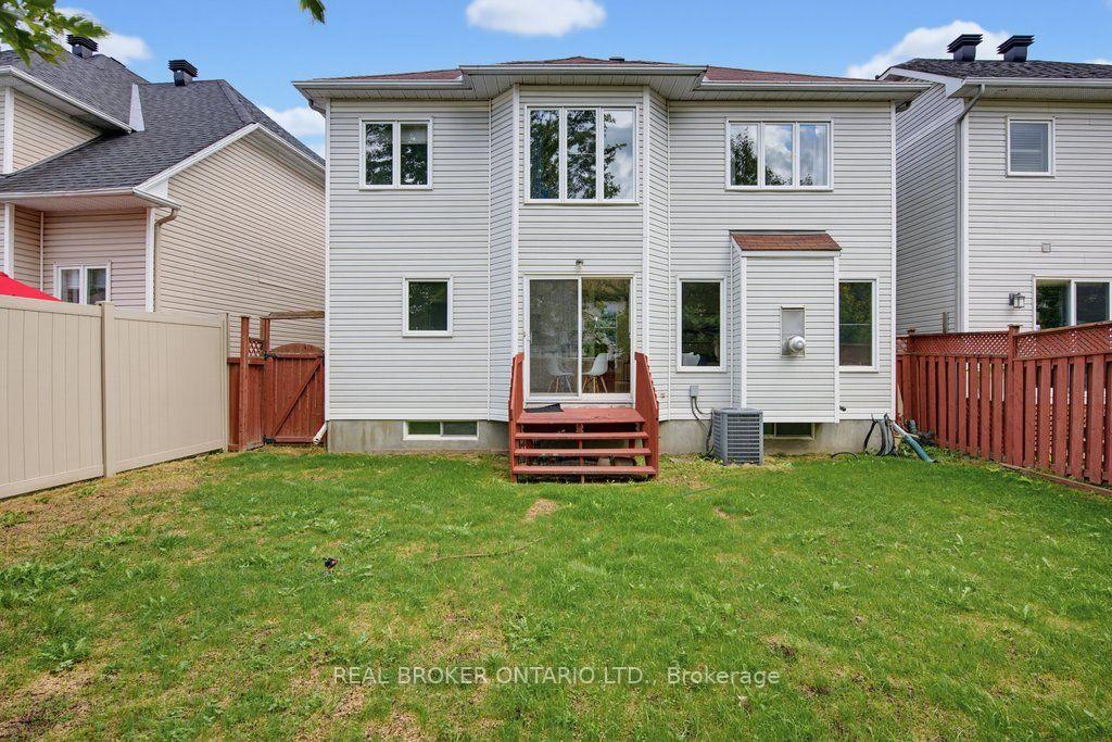 Photo 22 of 2000 Oakbrook Circle, Ottawa, Chapel Hill South - Orleans Village — HOMEH