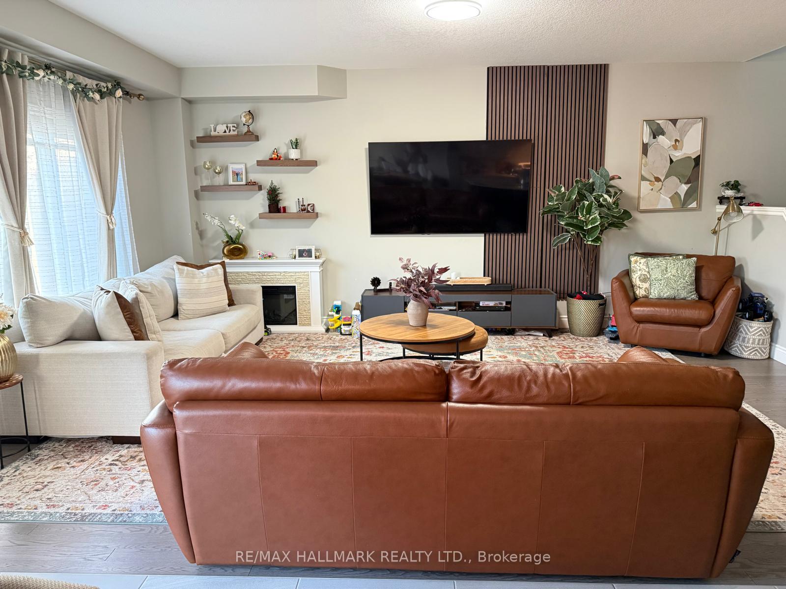 Photo 5 of Unit Upper Level (Main & 2nd), 851 Robert Ferrie Drive, Kitchener, Doon South — HOMEH