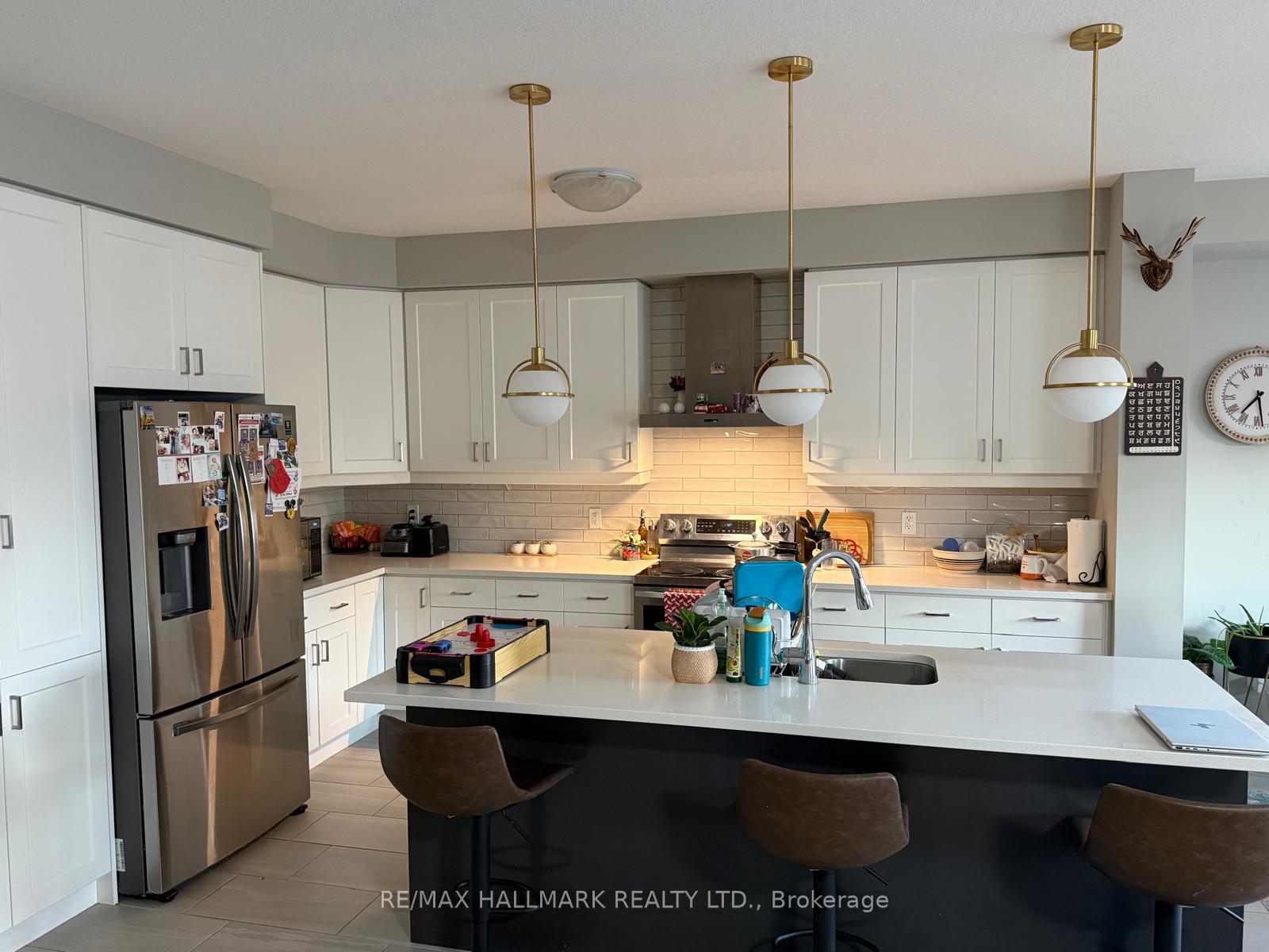 Photo 6 of Unit Upper Level (Main & 2nd), 851 Robert Ferrie Drive, Kitchener, Doon South — HOMEH
