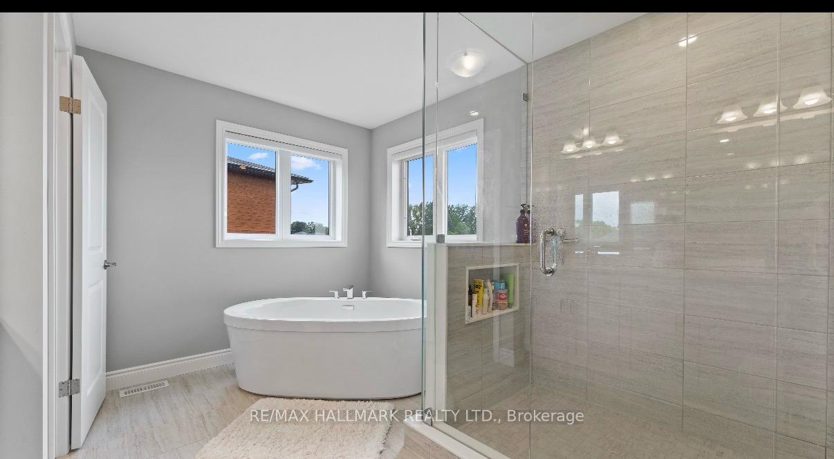 Photo 13 of Unit Upper Level (Main & 2nd), 851 Robert Ferrie Drive, Kitchener, Doon South — HOMEH