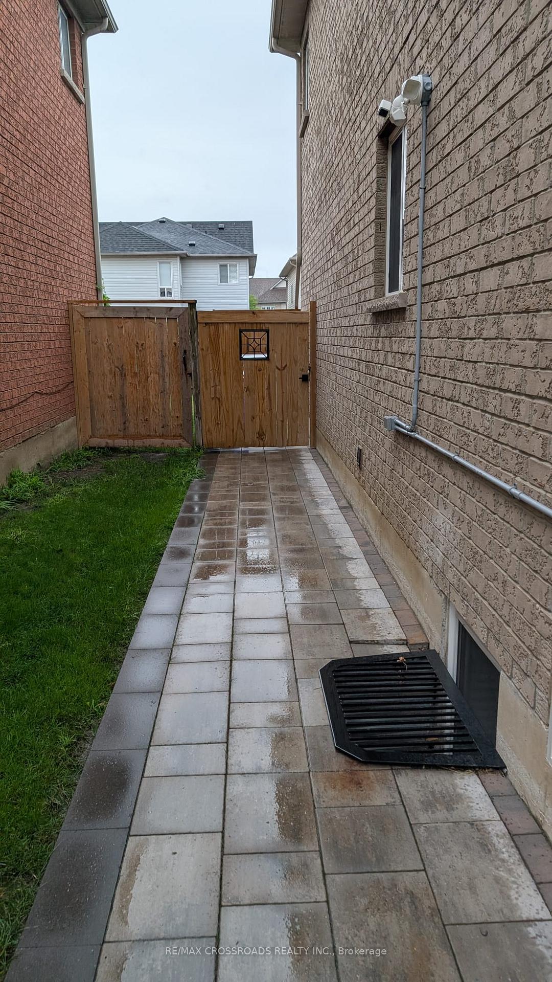 Photo 4 of Unit Lower, 67 Medland Avenue, Whitby, Williamsburg — HOMEH