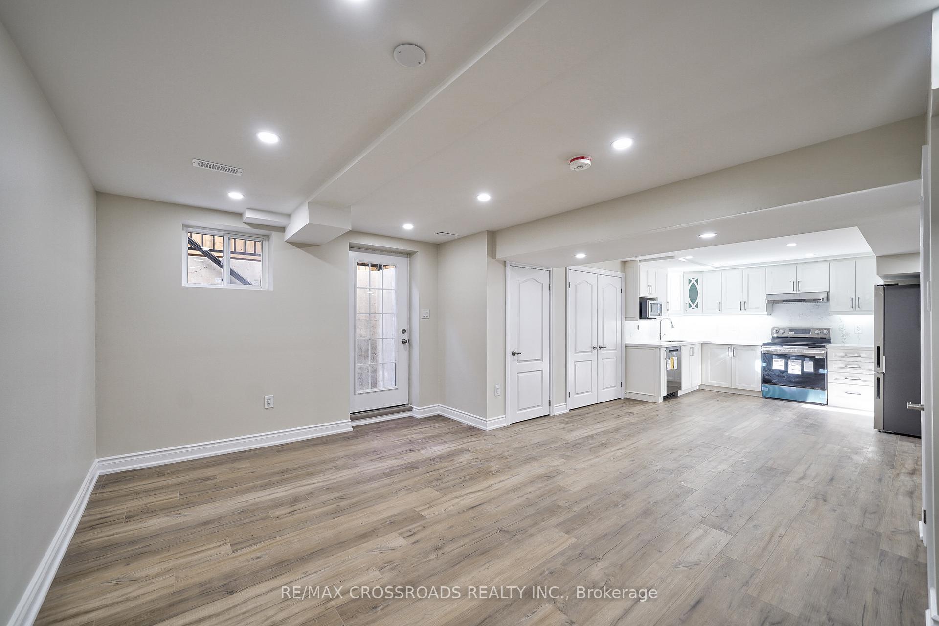 Photo 10 of Unit Lower, 67 Medland Avenue, Whitby, Williamsburg — HOMEH